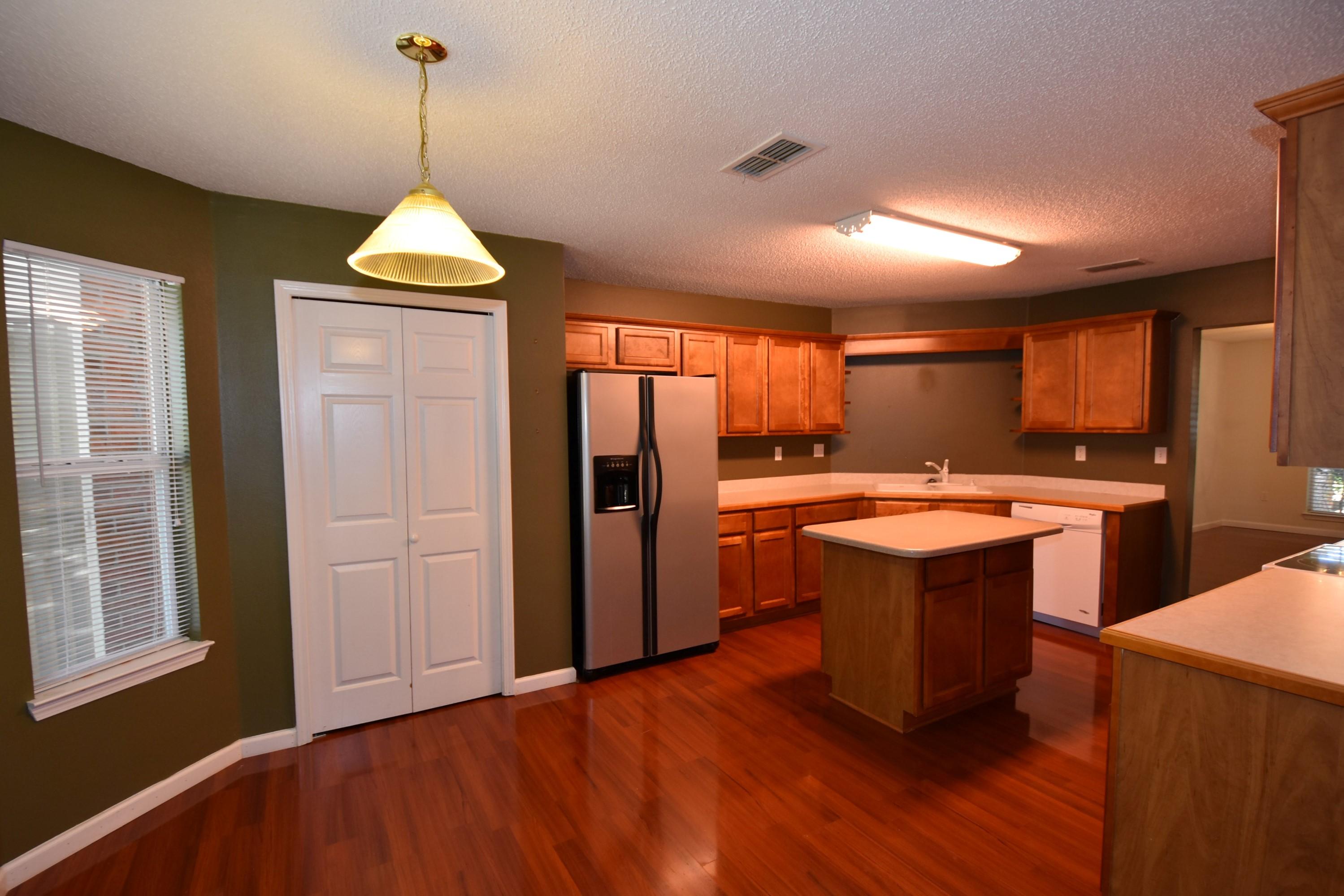 COUNTRYWOOD EST - Residential