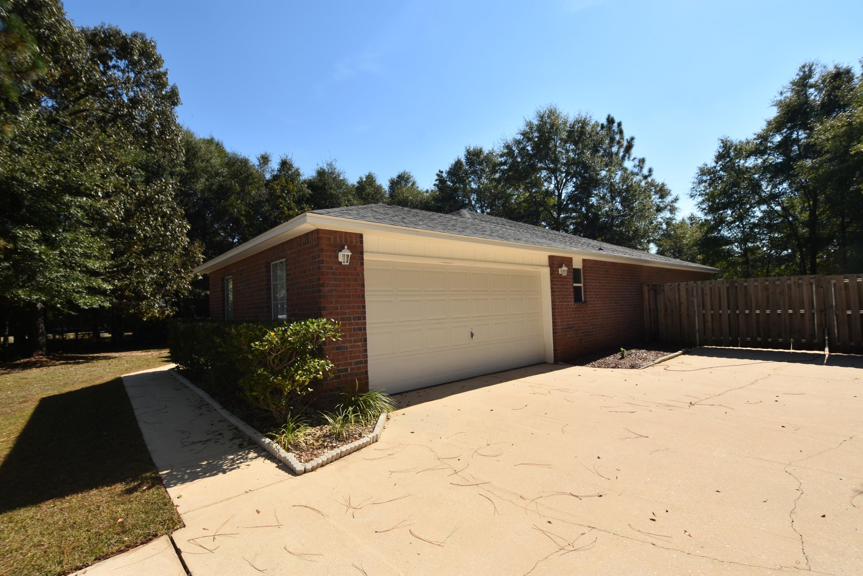 COUNTRYWOOD EST - Residential