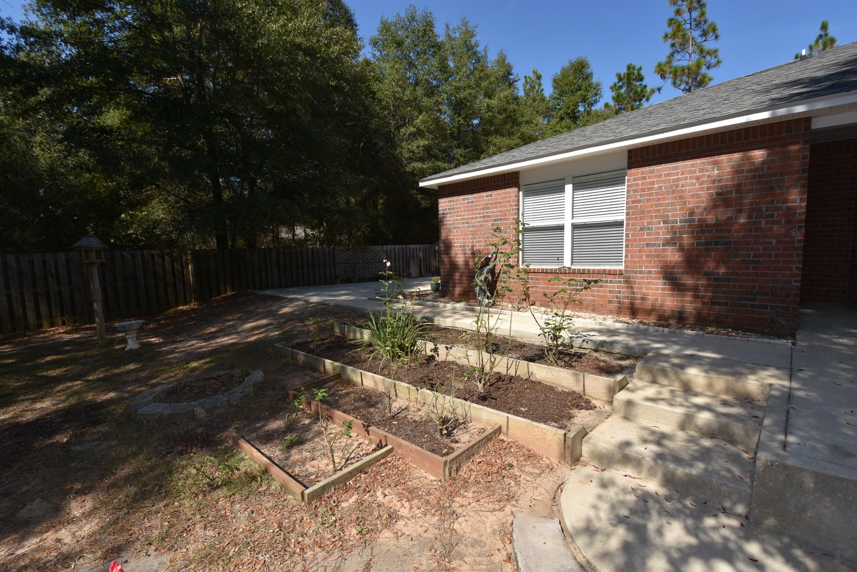 COUNTRYWOOD EST - Residential