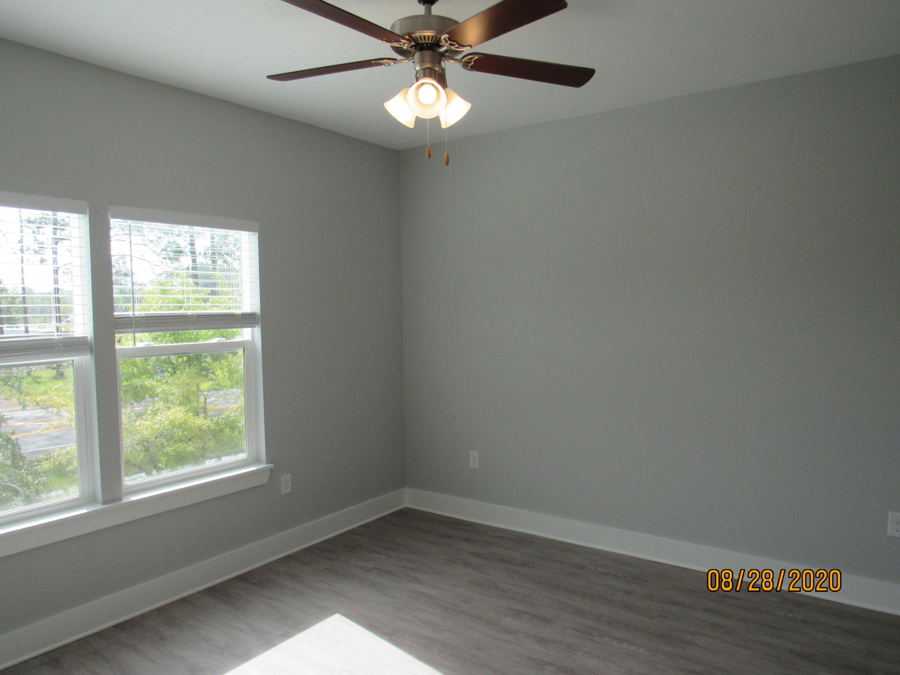 VERANDAS AT FREEPORT - Residential Lease