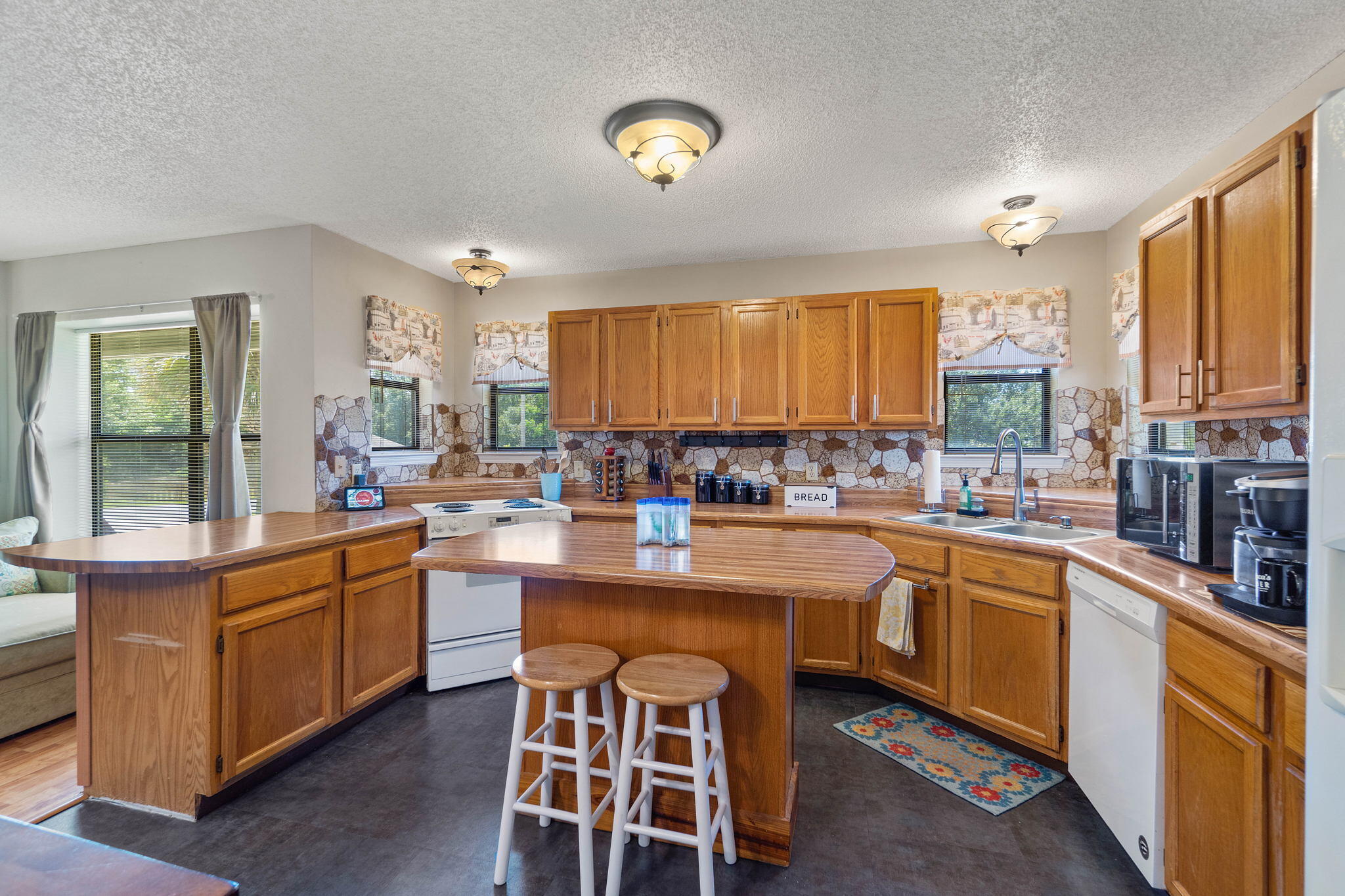 East Bay River/2nd - Residential