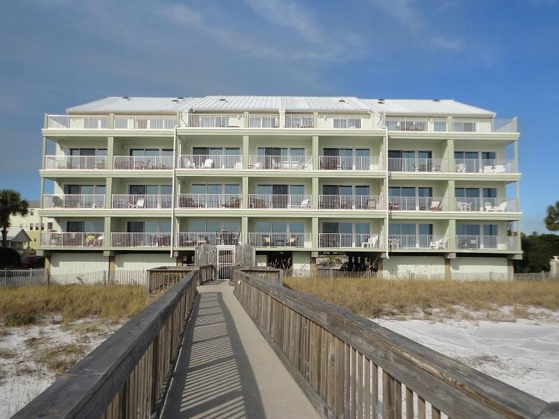 Commodore's Retreat - Residential