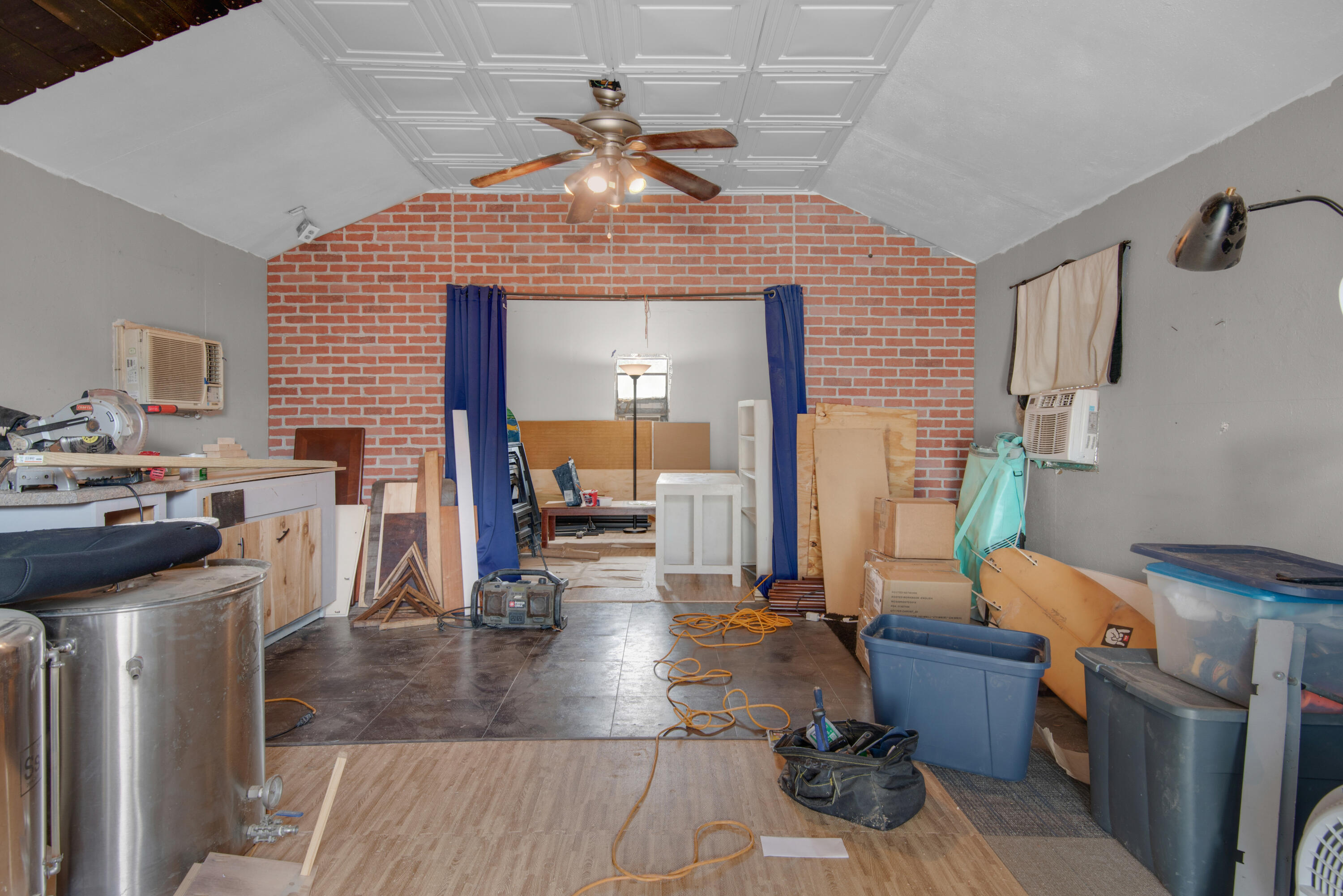 ELLIOTTS POINT 4TH ADDN - Residential