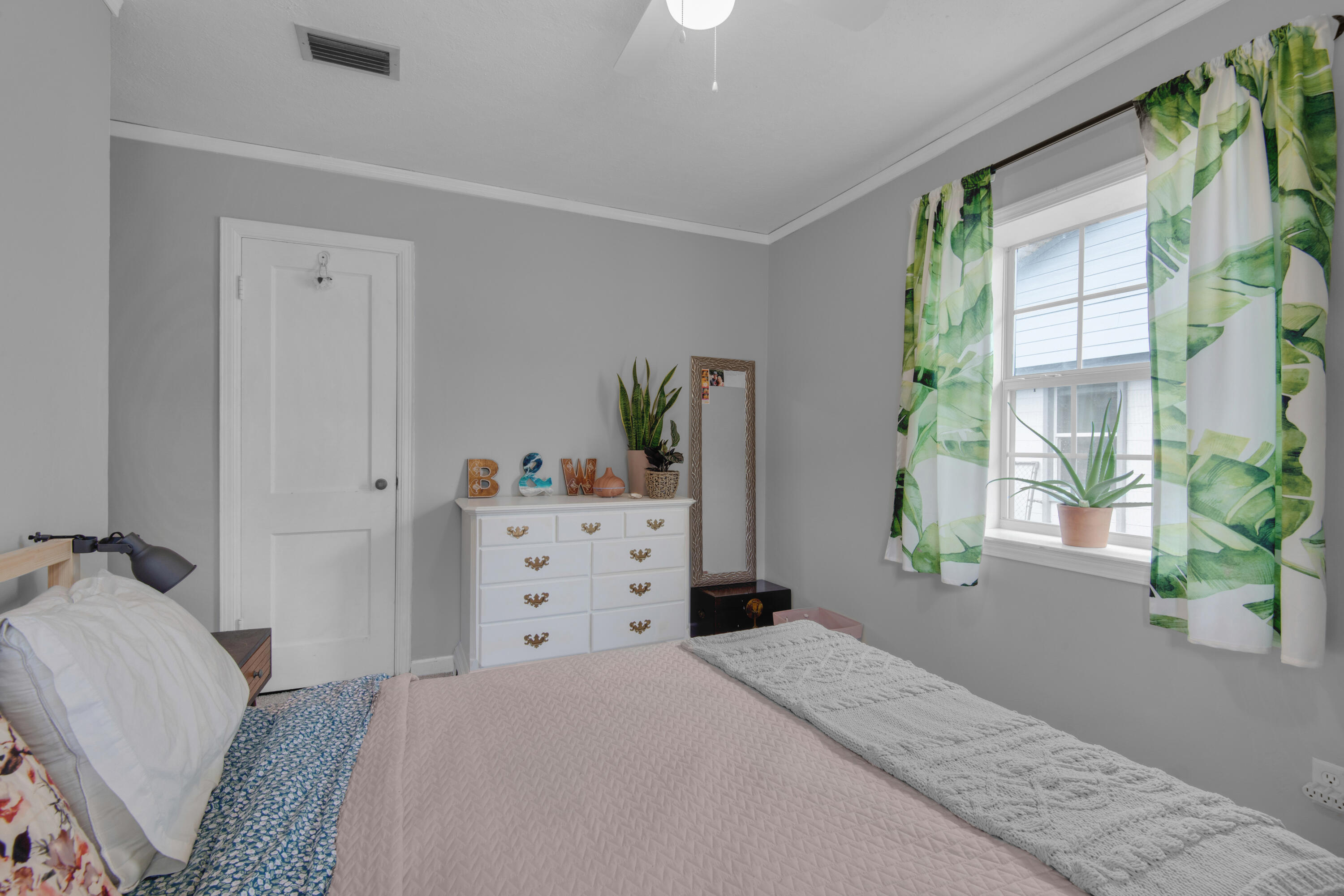 ELLIOTTS POINT 4TH ADDN - Residential