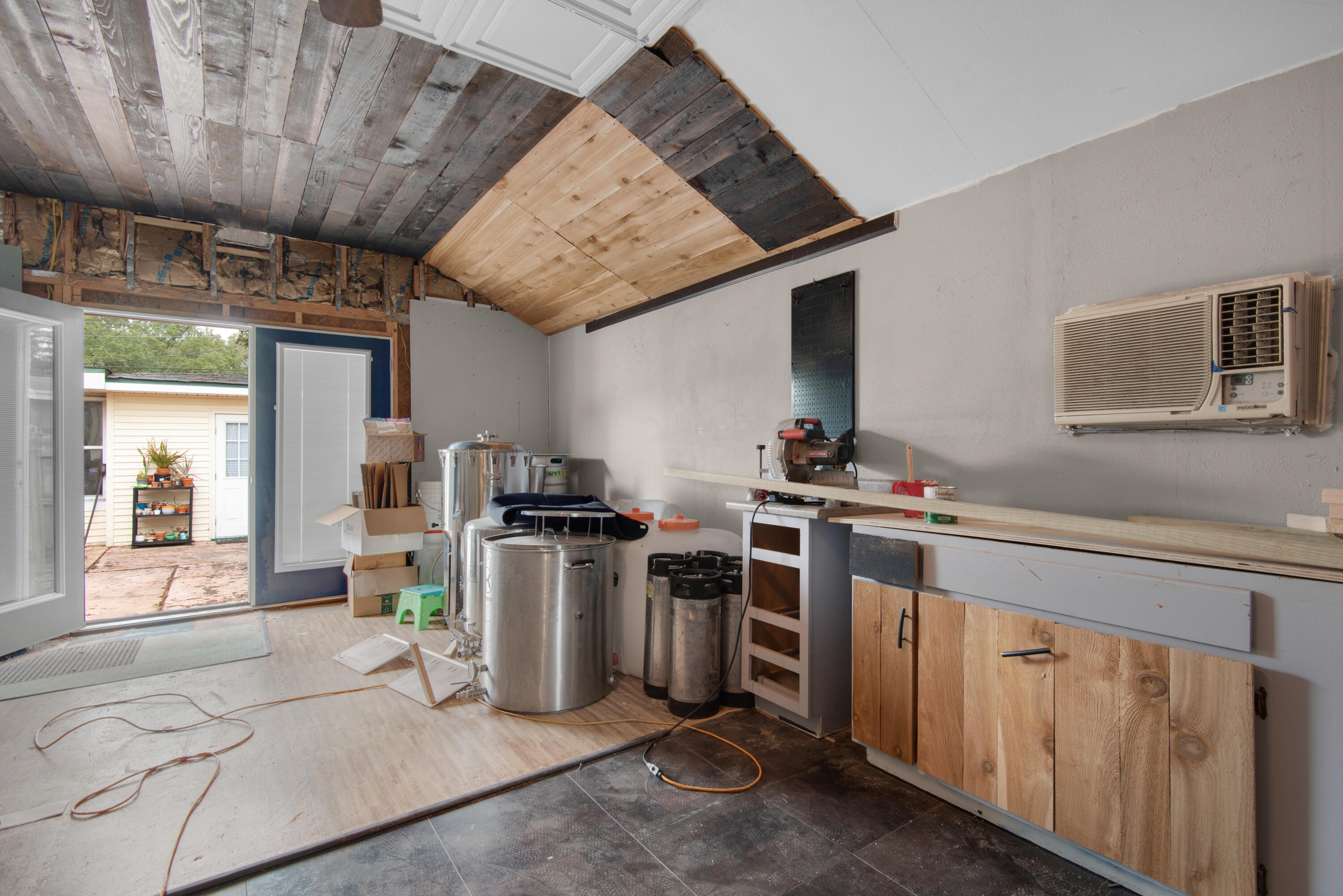 ELLIOTTS POINT 4TH ADDN - Residential