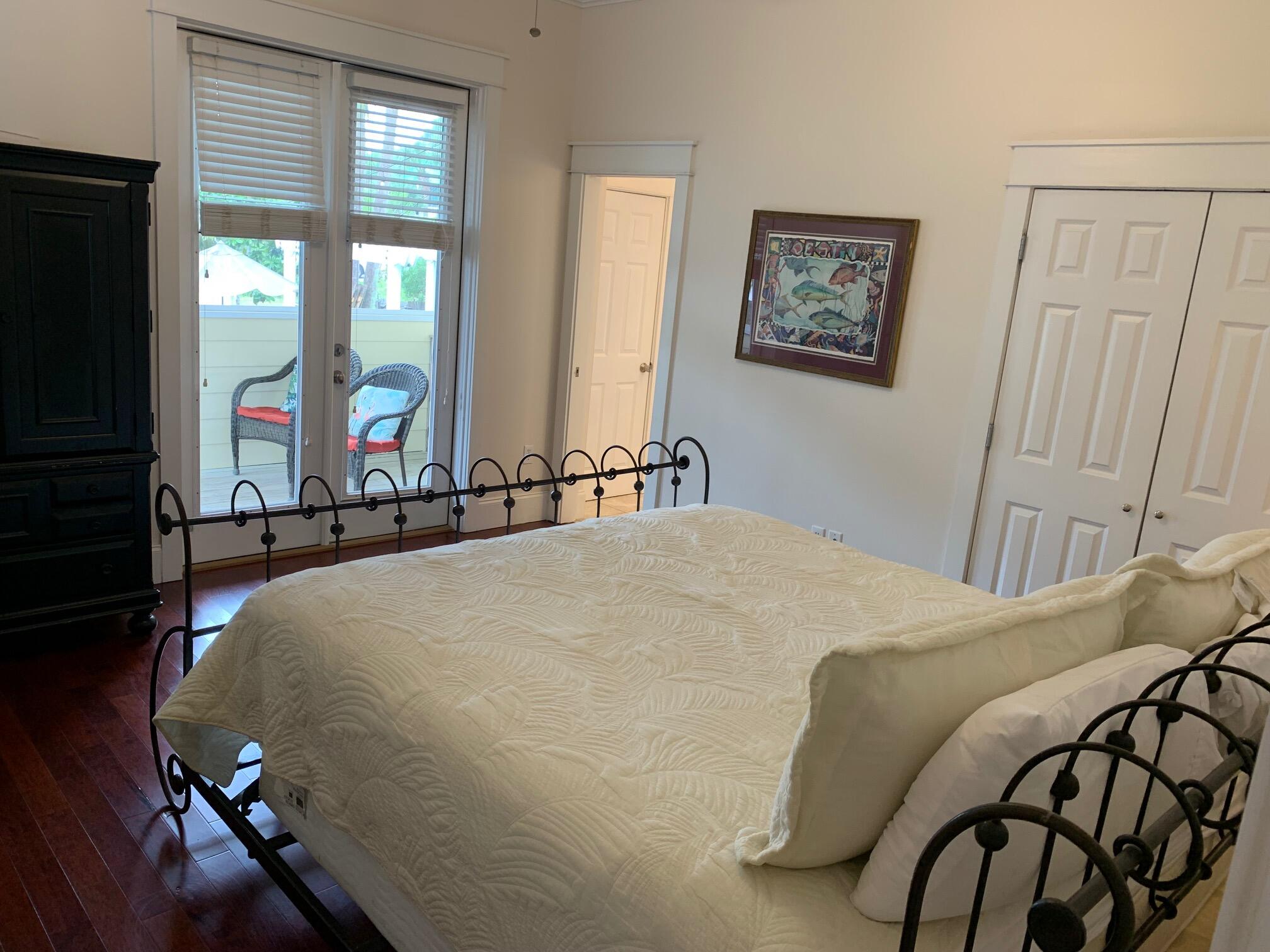 GULF SHORE MANOR - Residential