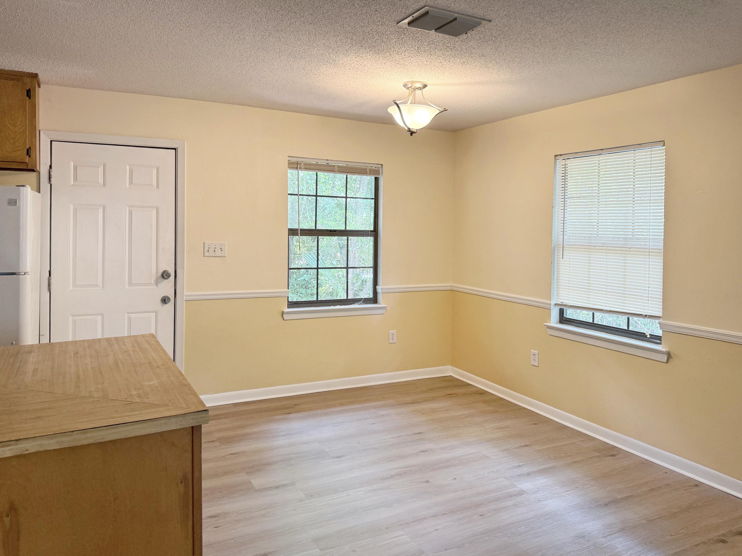 COLONY ESTATES - Residential Lease