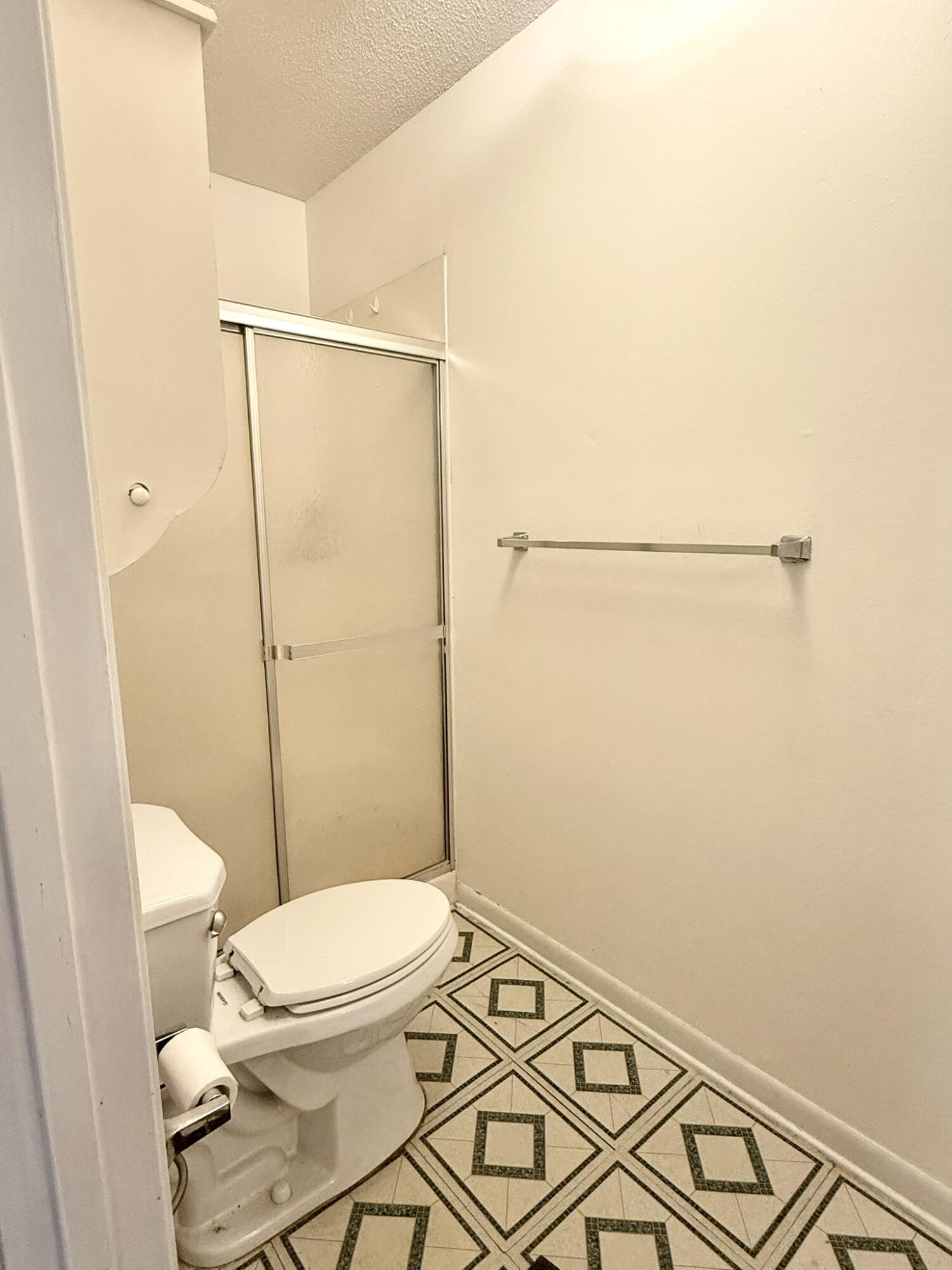 COLONY ESTATES - Residential Lease