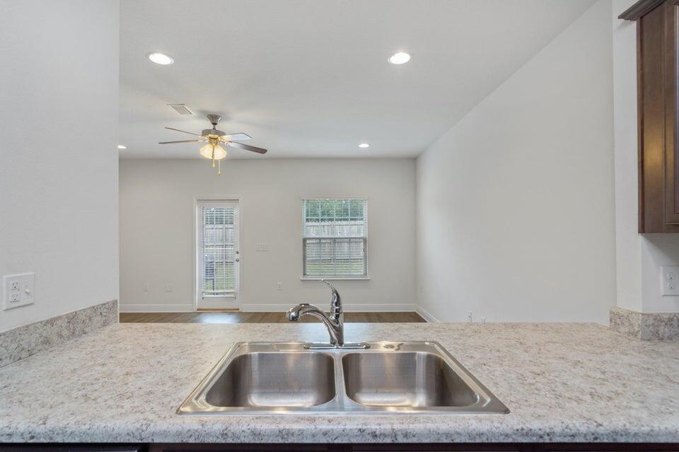 IRON HORSE T/H - Residential Lease