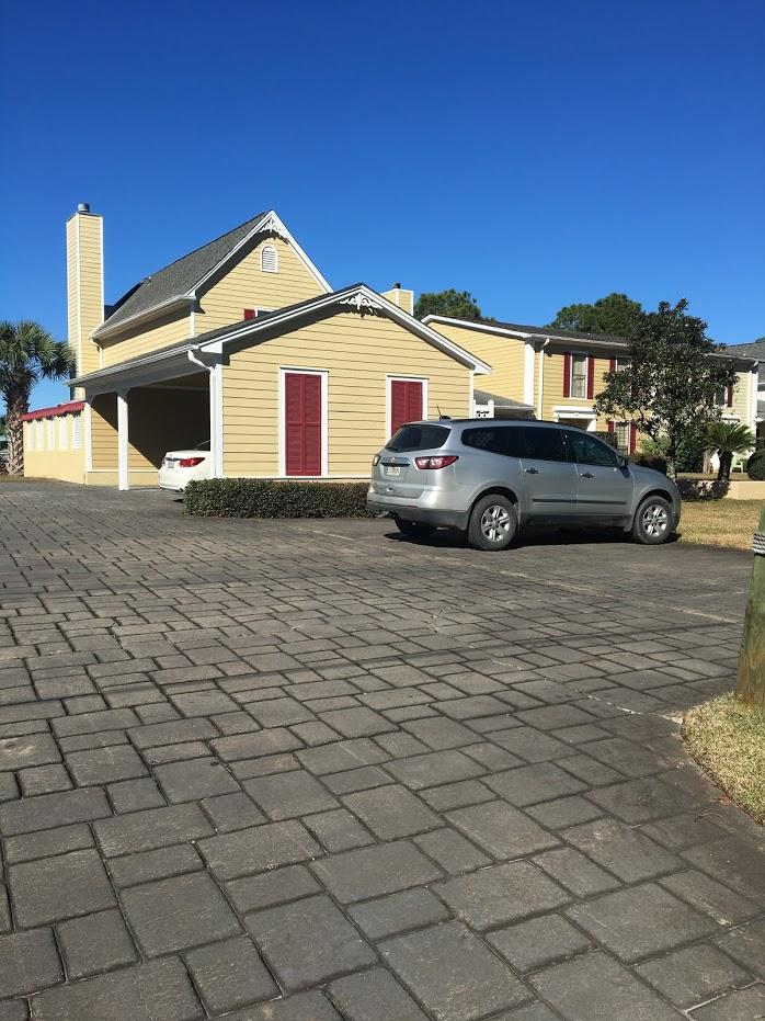 GARNIERS CAY T/H LOT 9 - Residential