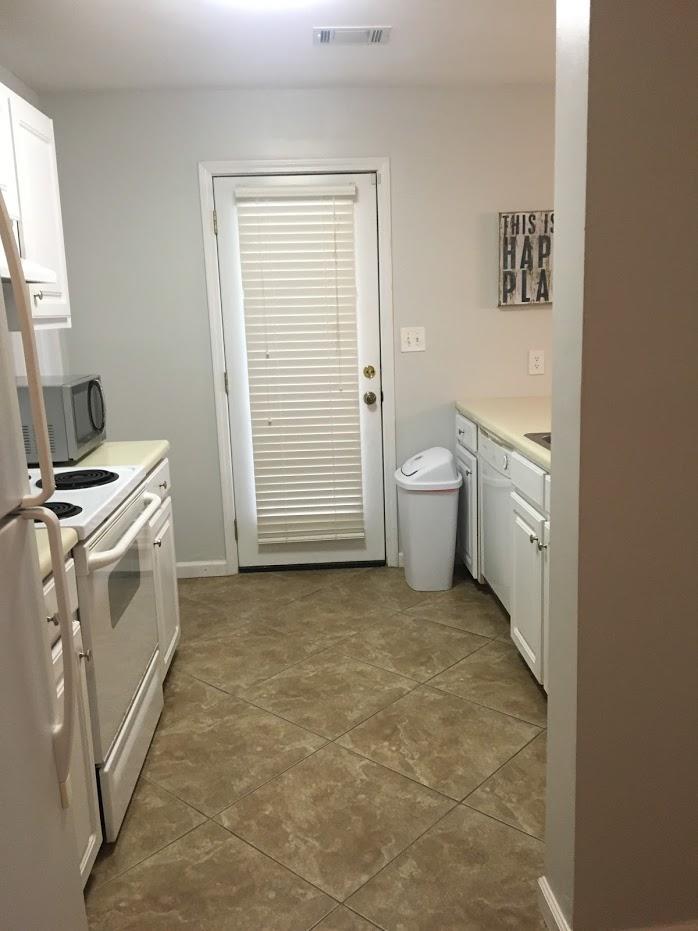 GARNIERS CAY T/H LOT 9 - Residential