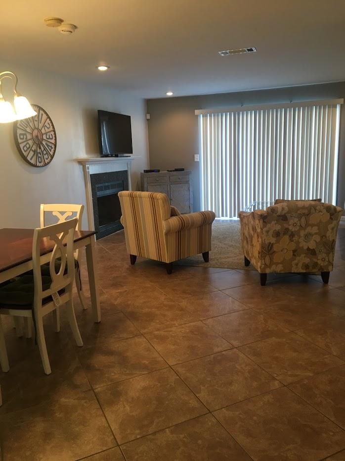 GARNIERS CAY T/H LOT 9 - Residential