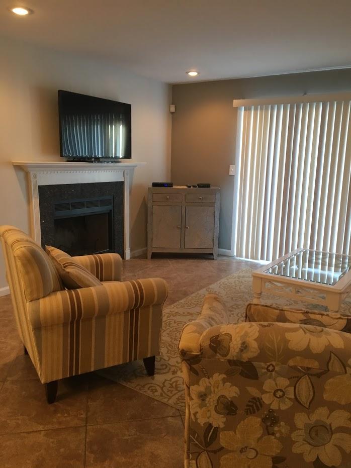 GARNIERS CAY T/H LOT 9 - Residential