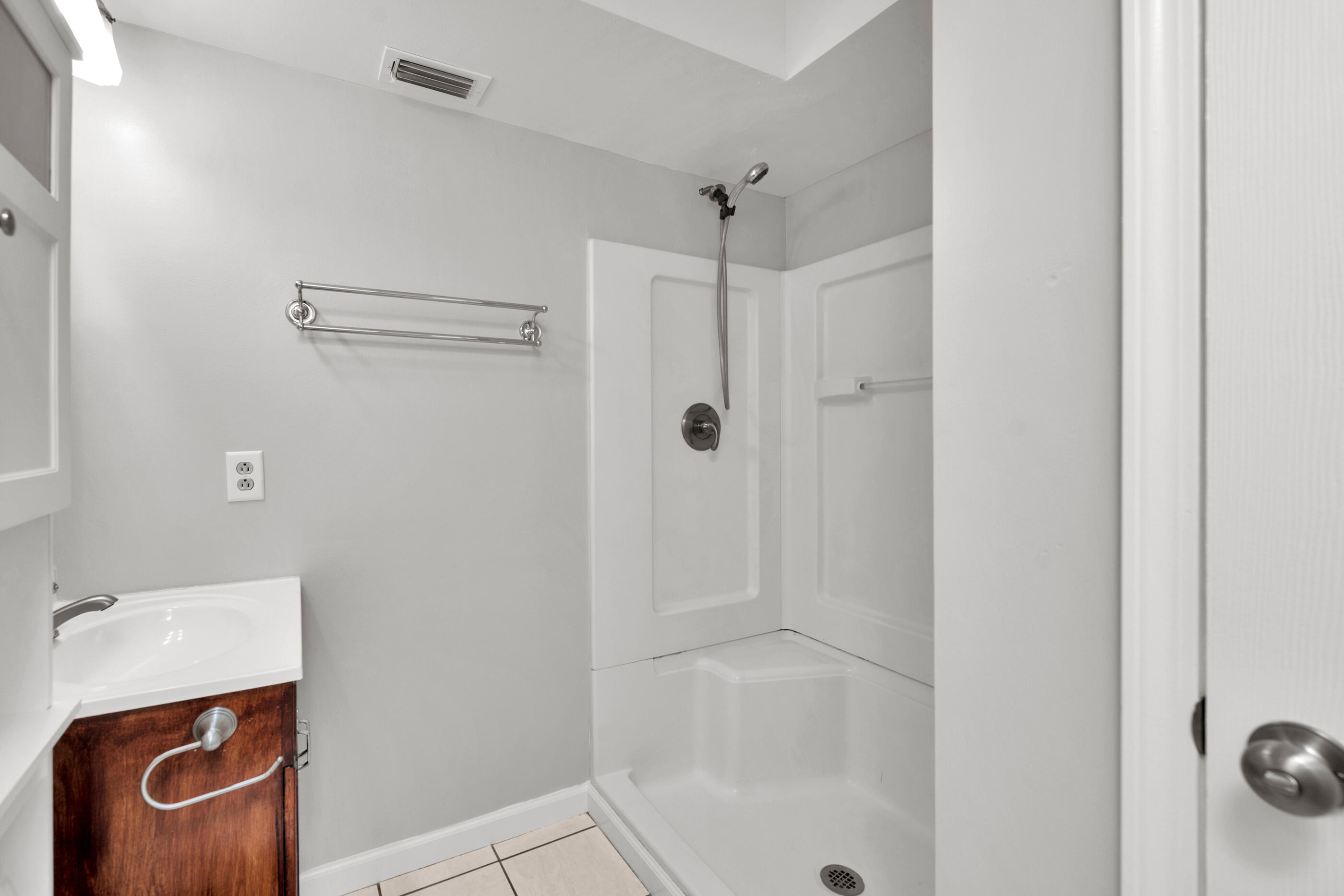 LAKE LORRAINE ESTATES AMENDED - Residential Lease