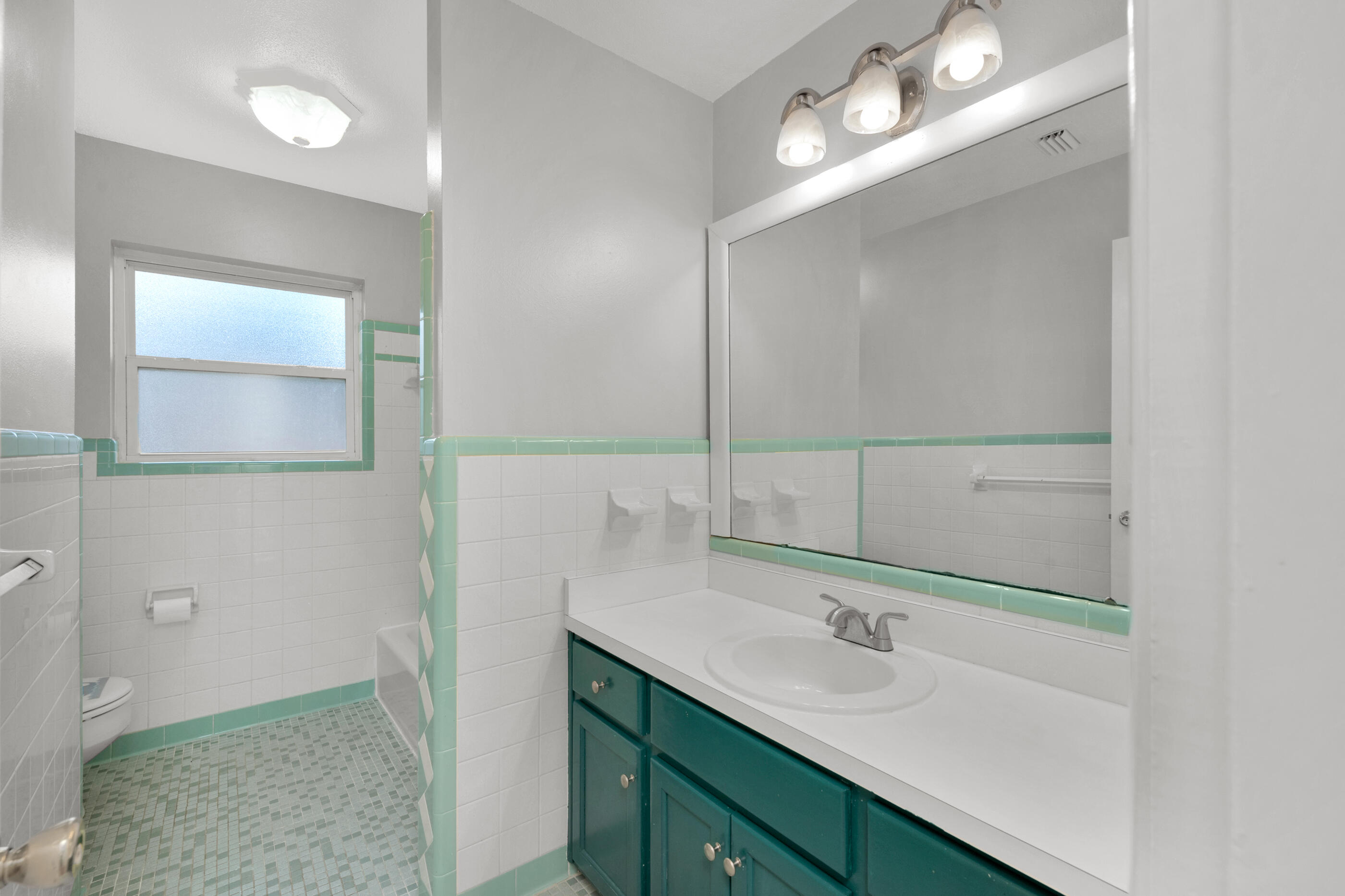 LAKE LORRAINE ESTATES AMENDED - Residential Lease
