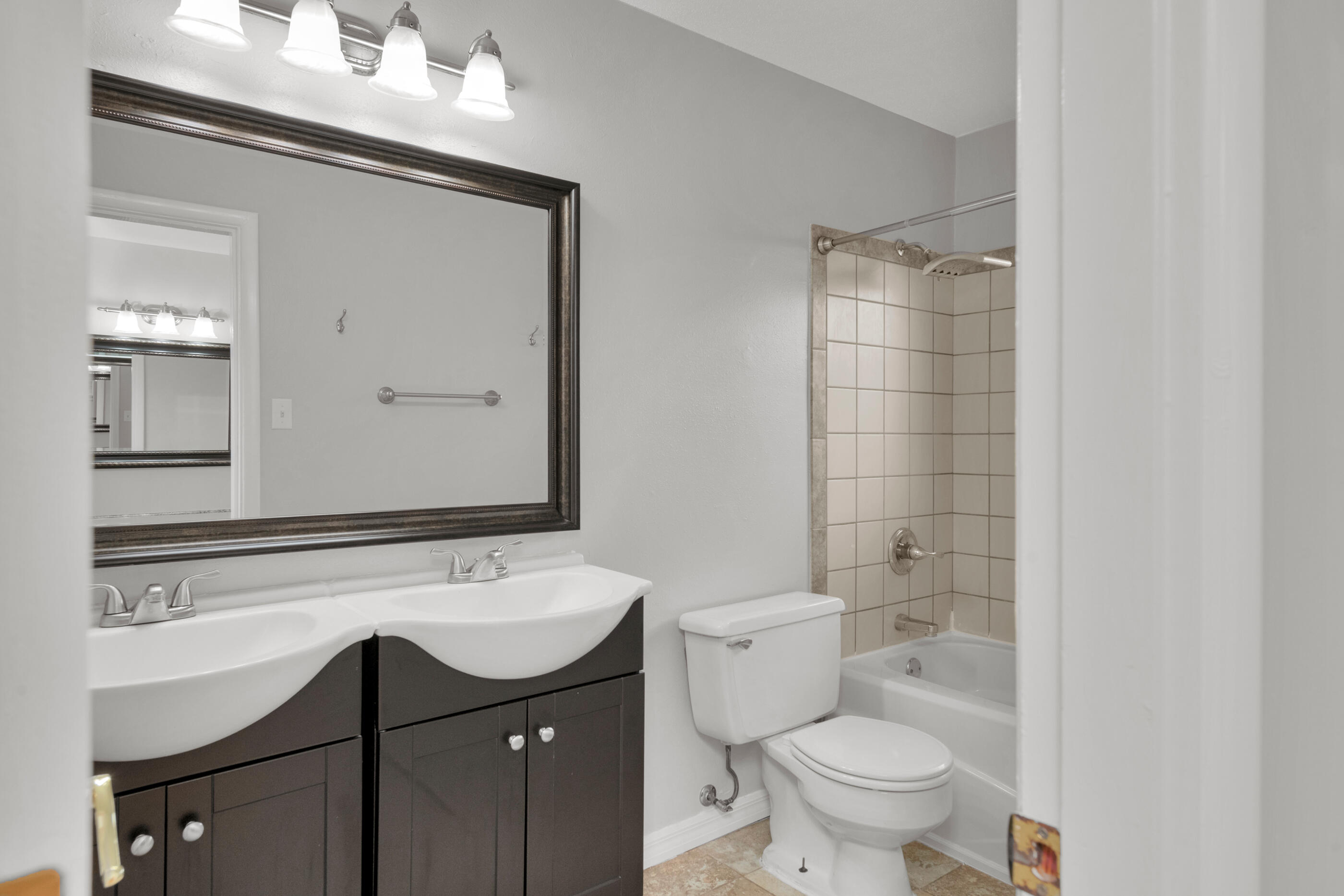 LAKE LORRAINE ESTATES AMENDED - Residential Lease