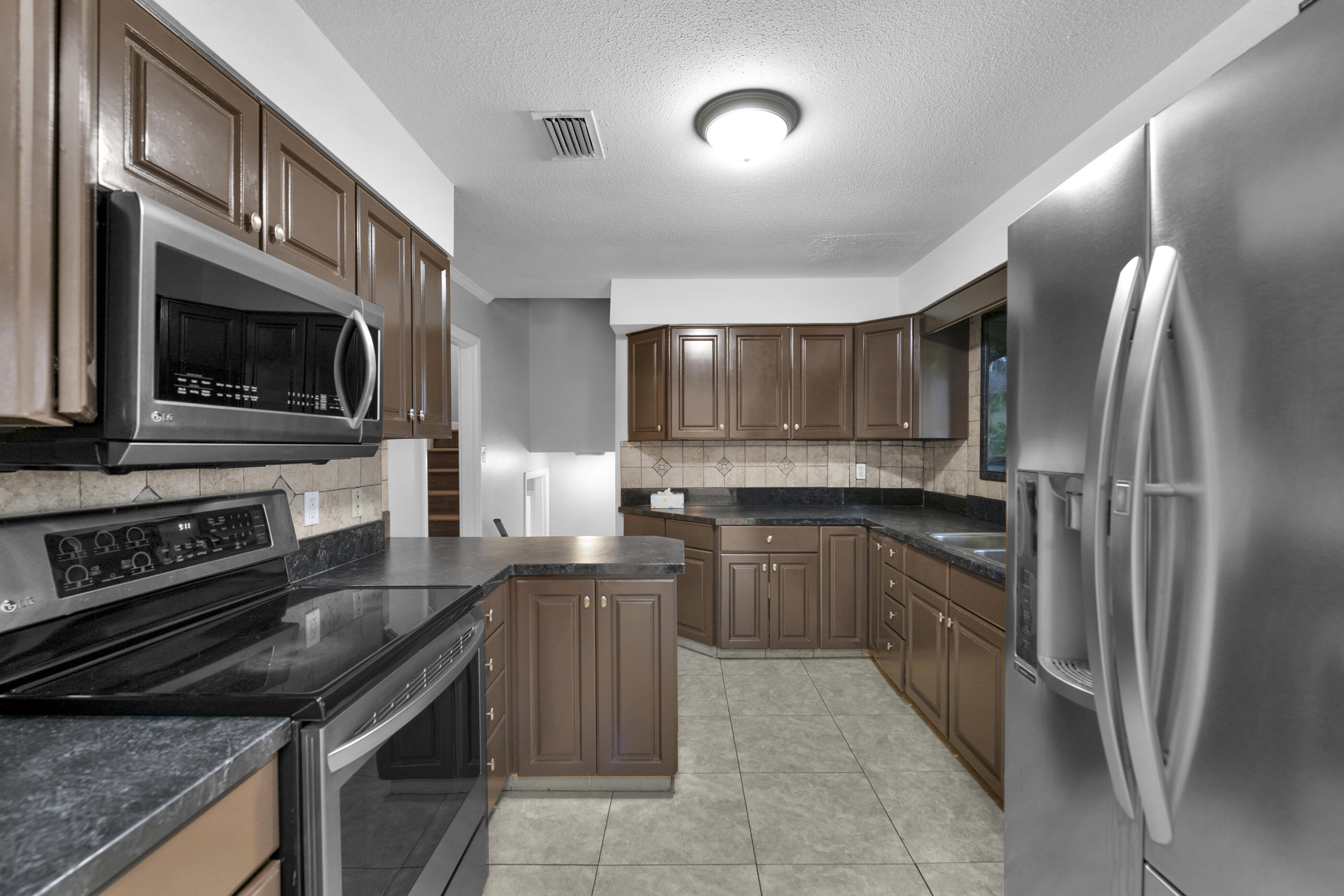 LAKE LORRAINE ESTATES AMENDED - Residential Lease