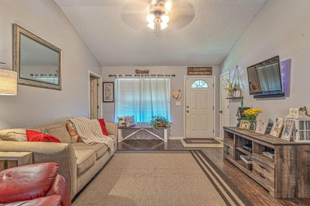 CRESTVIEW HTS 1ST ADD - Residential