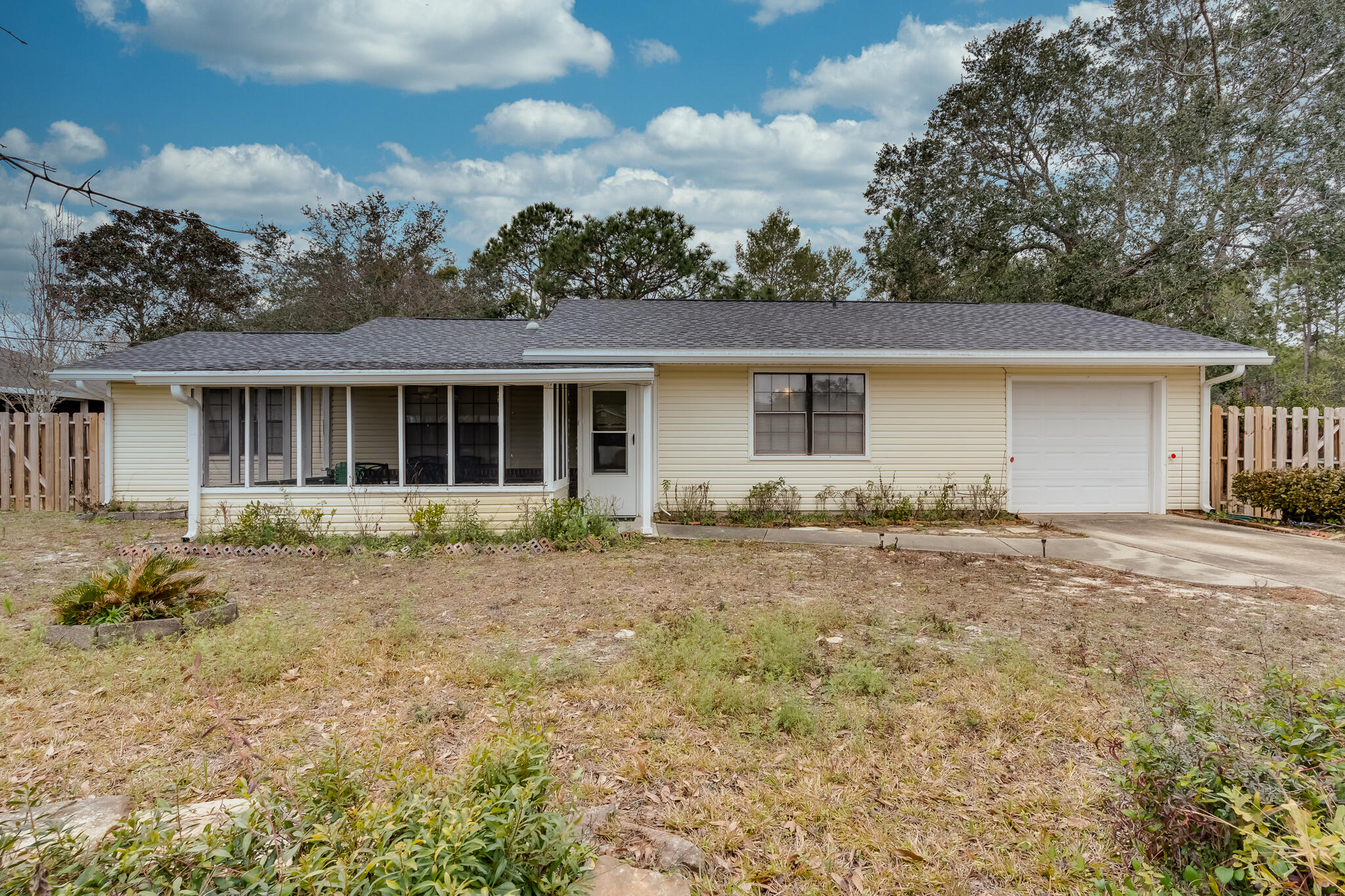 HOLLEY BY THE SEA - Residential