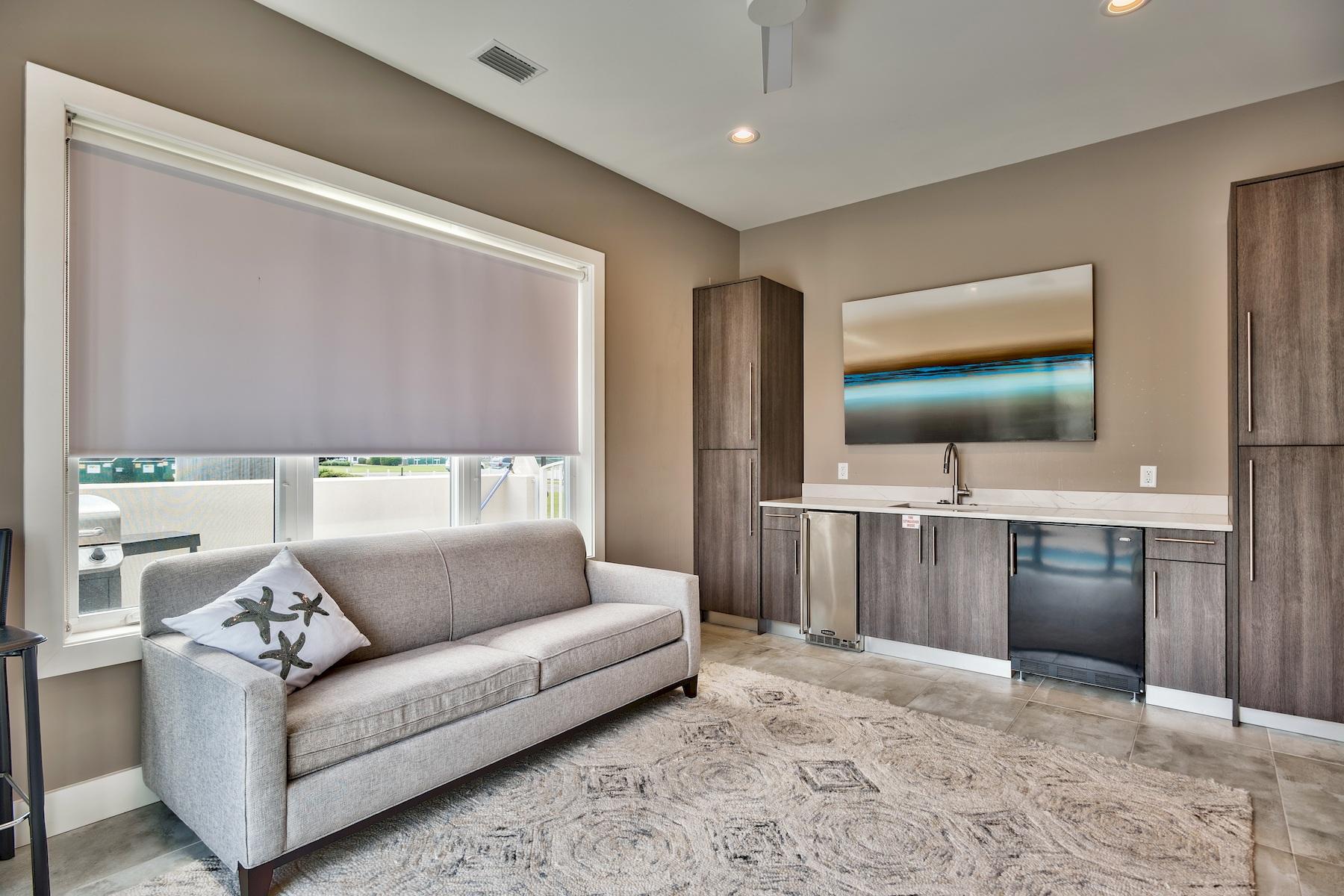 AVALON BEACH ESTATES - Residential