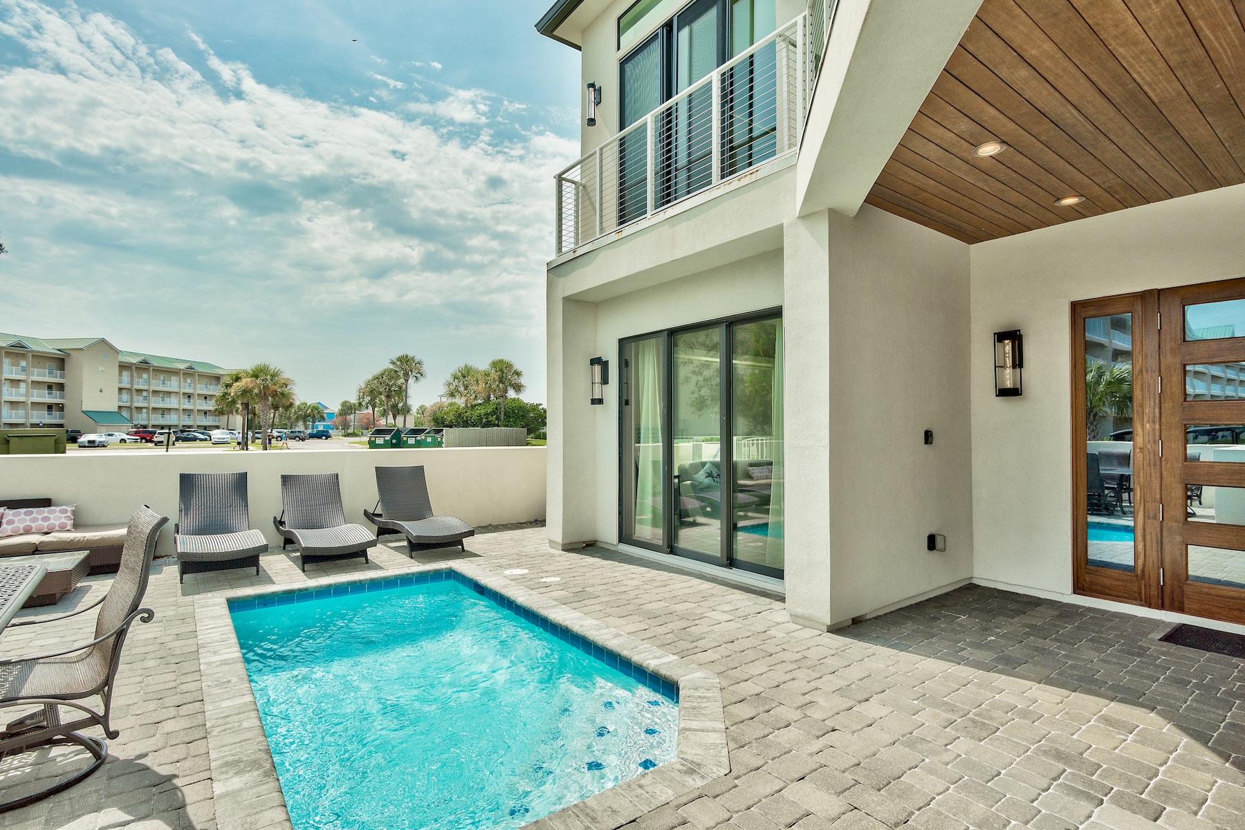 AVALON BEACH ESTATES - Residential