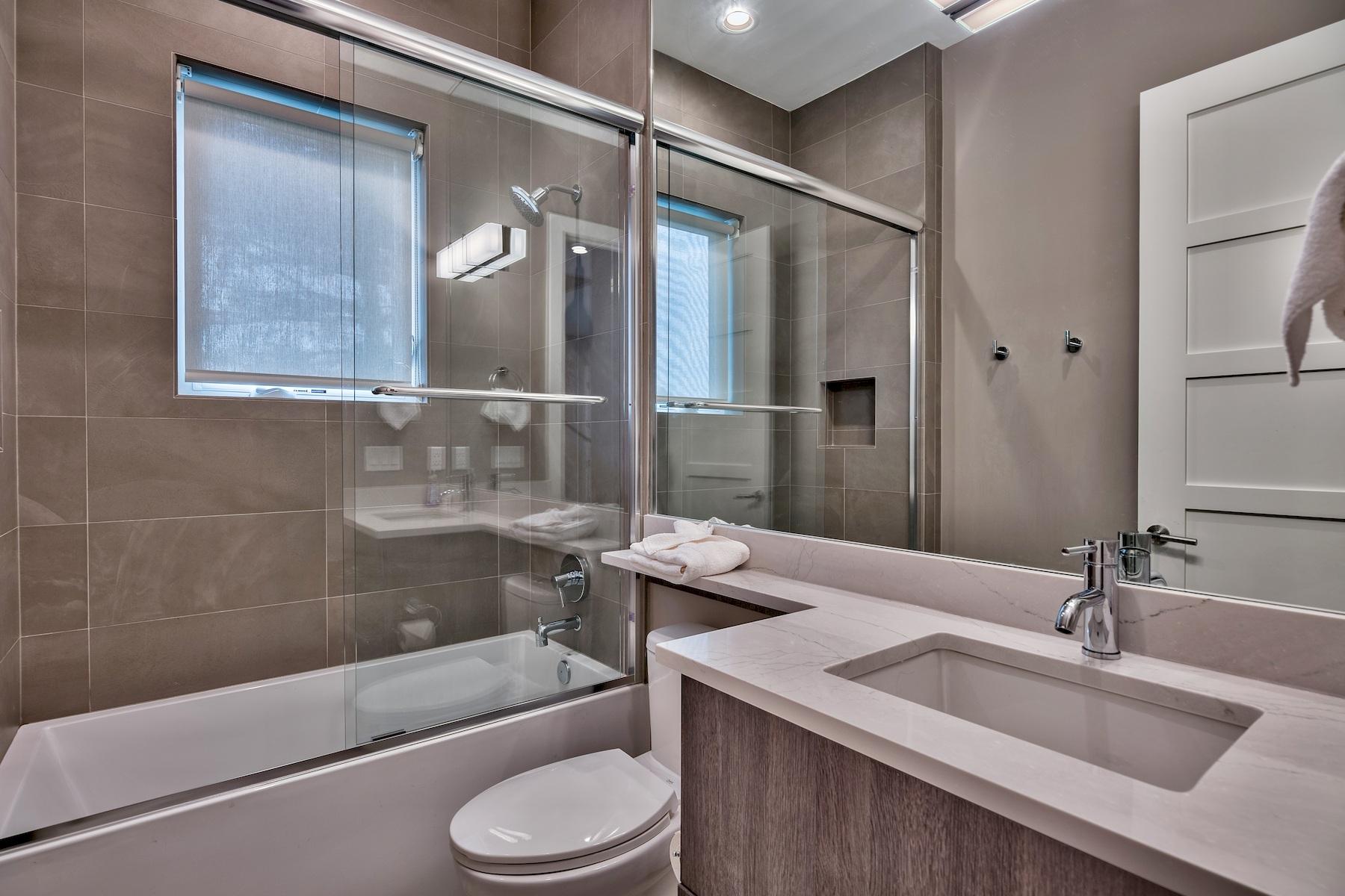 AVALON BEACH ESTATES - Residential