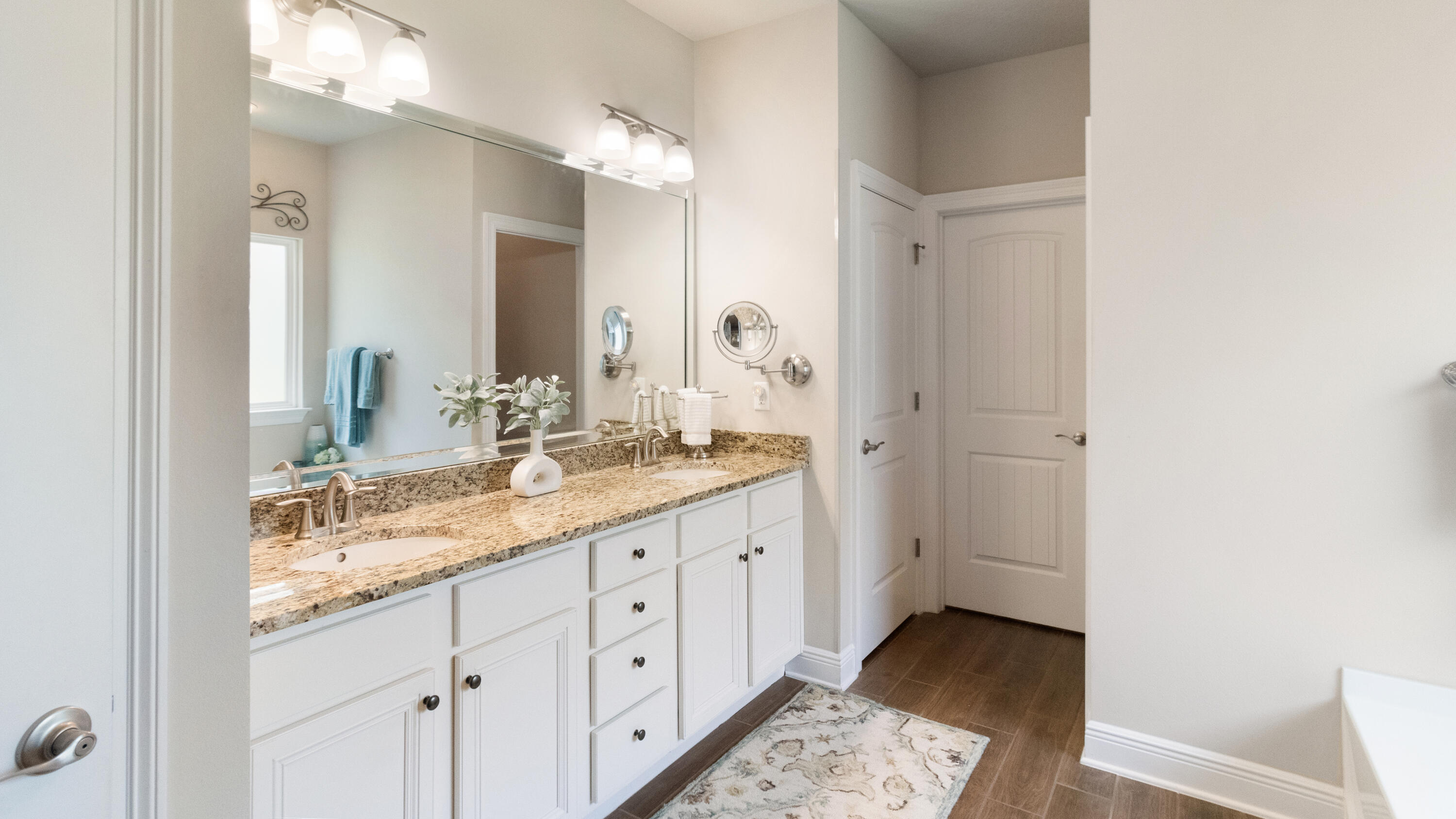 MUSSETT BAYOU MANOR - Residential