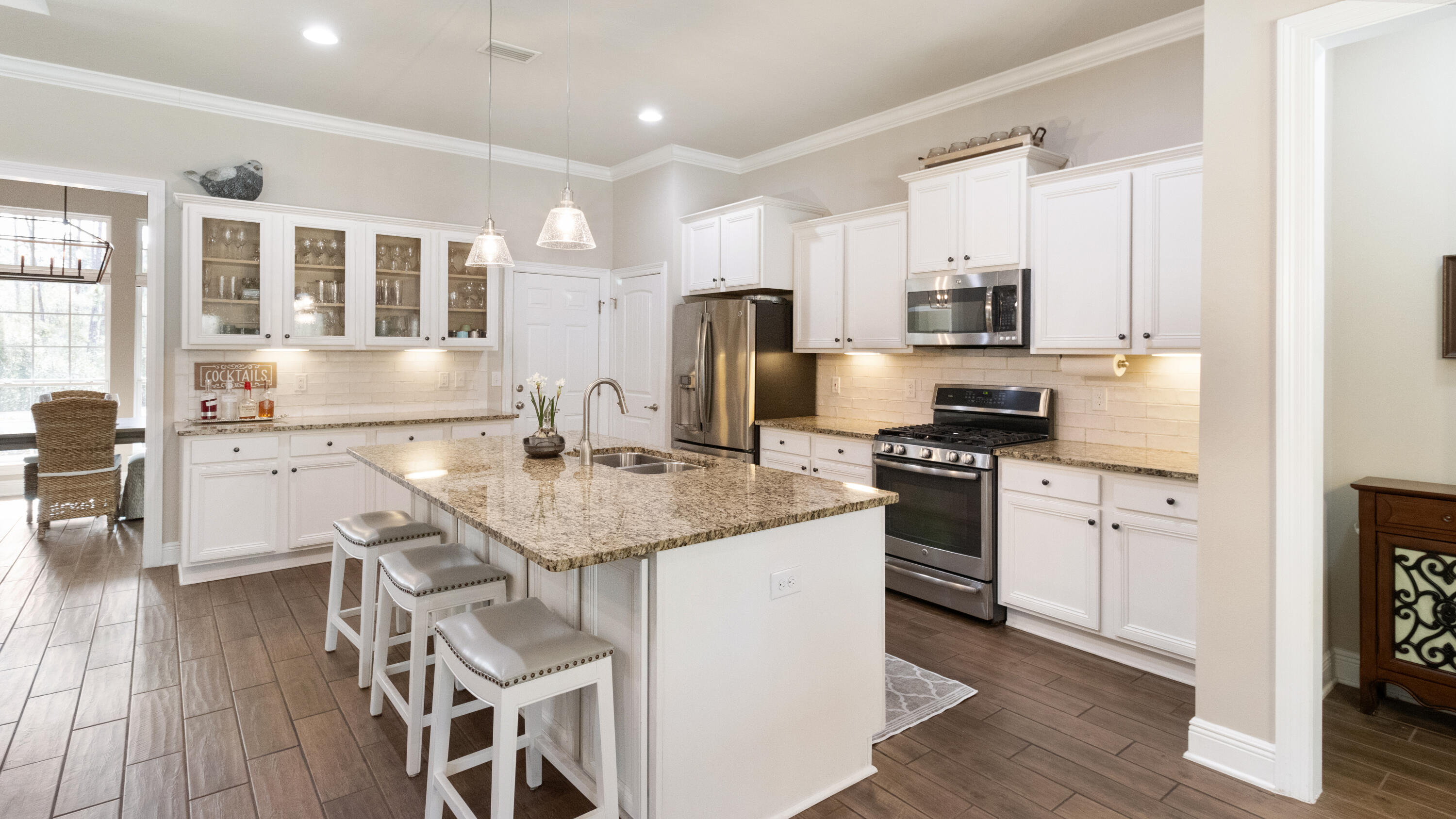 MUSSETT BAYOU MANOR - Residential