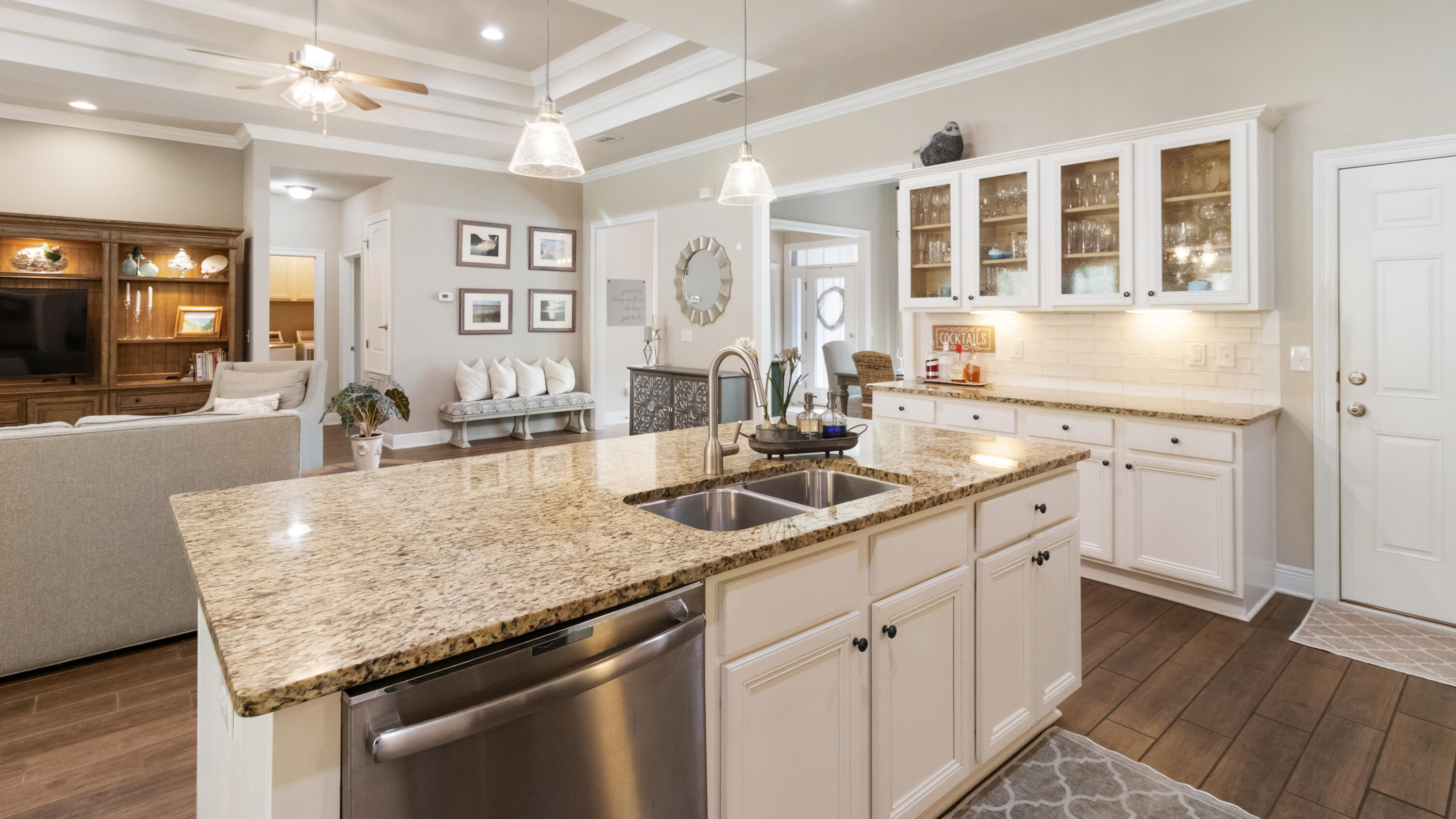 MUSSETT BAYOU MANOR - Residential