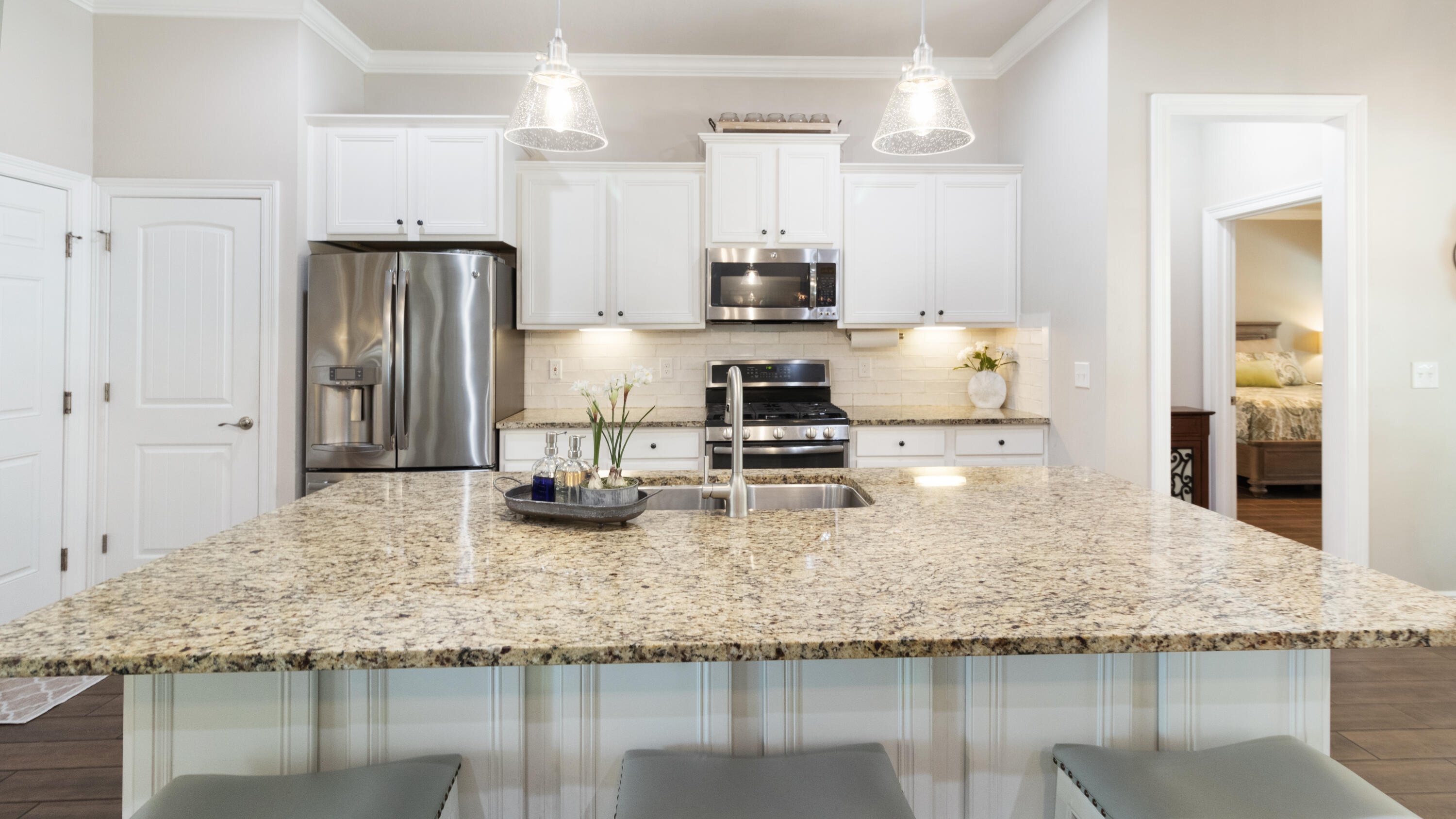 MUSSETT BAYOU MANOR - Residential