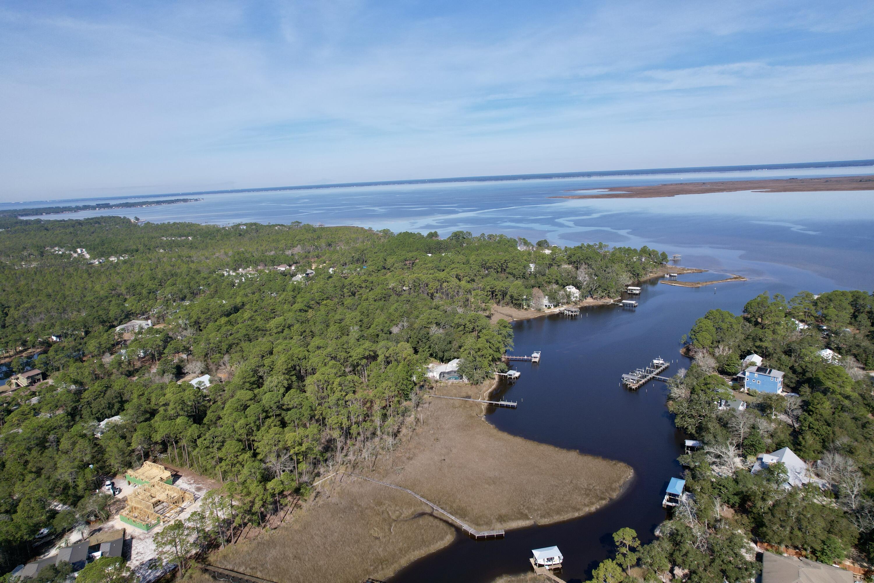 MUSSETT BAYOU MANOR - Residential