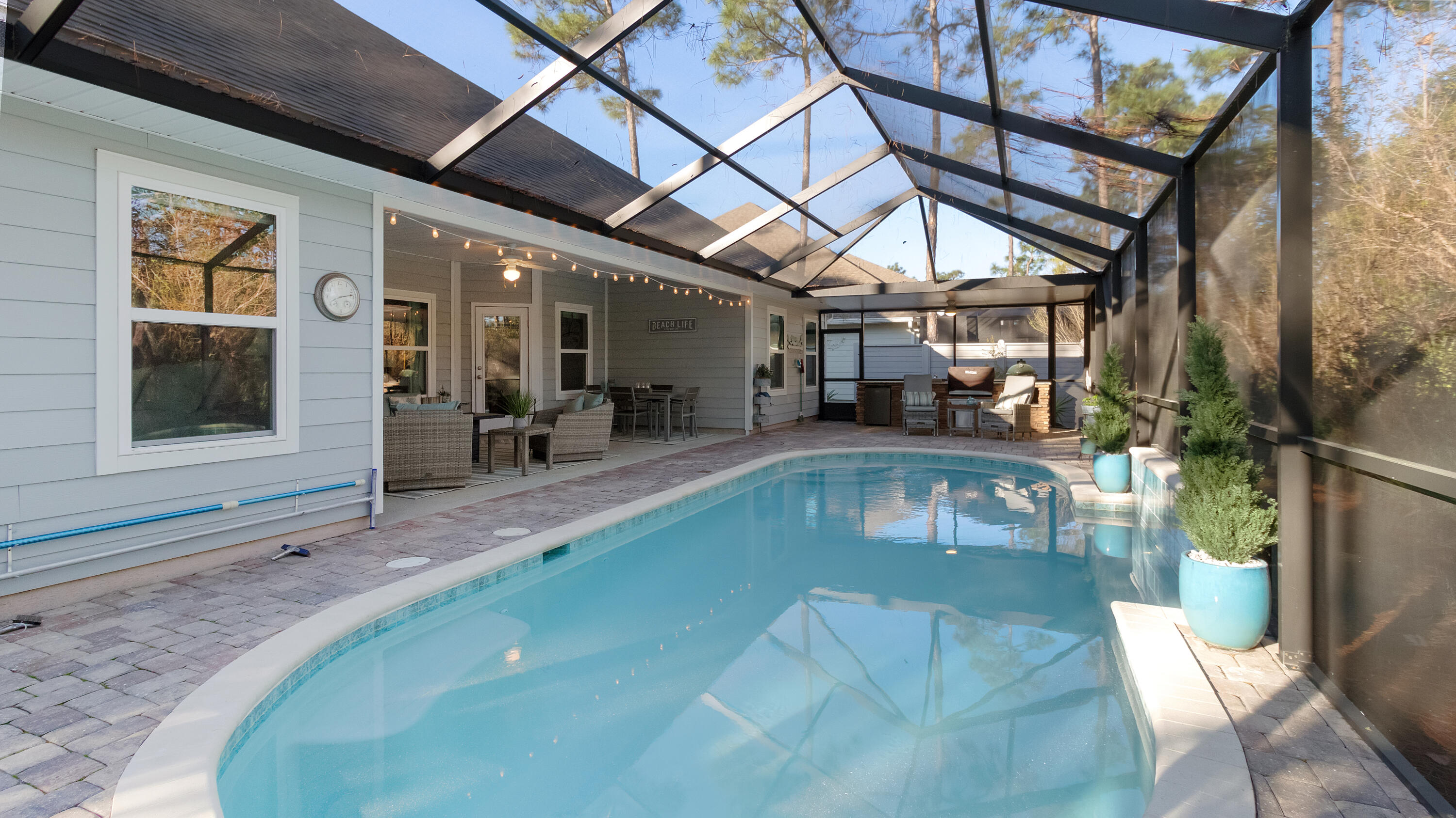 MUSSETT BAYOU MANOR - Residential