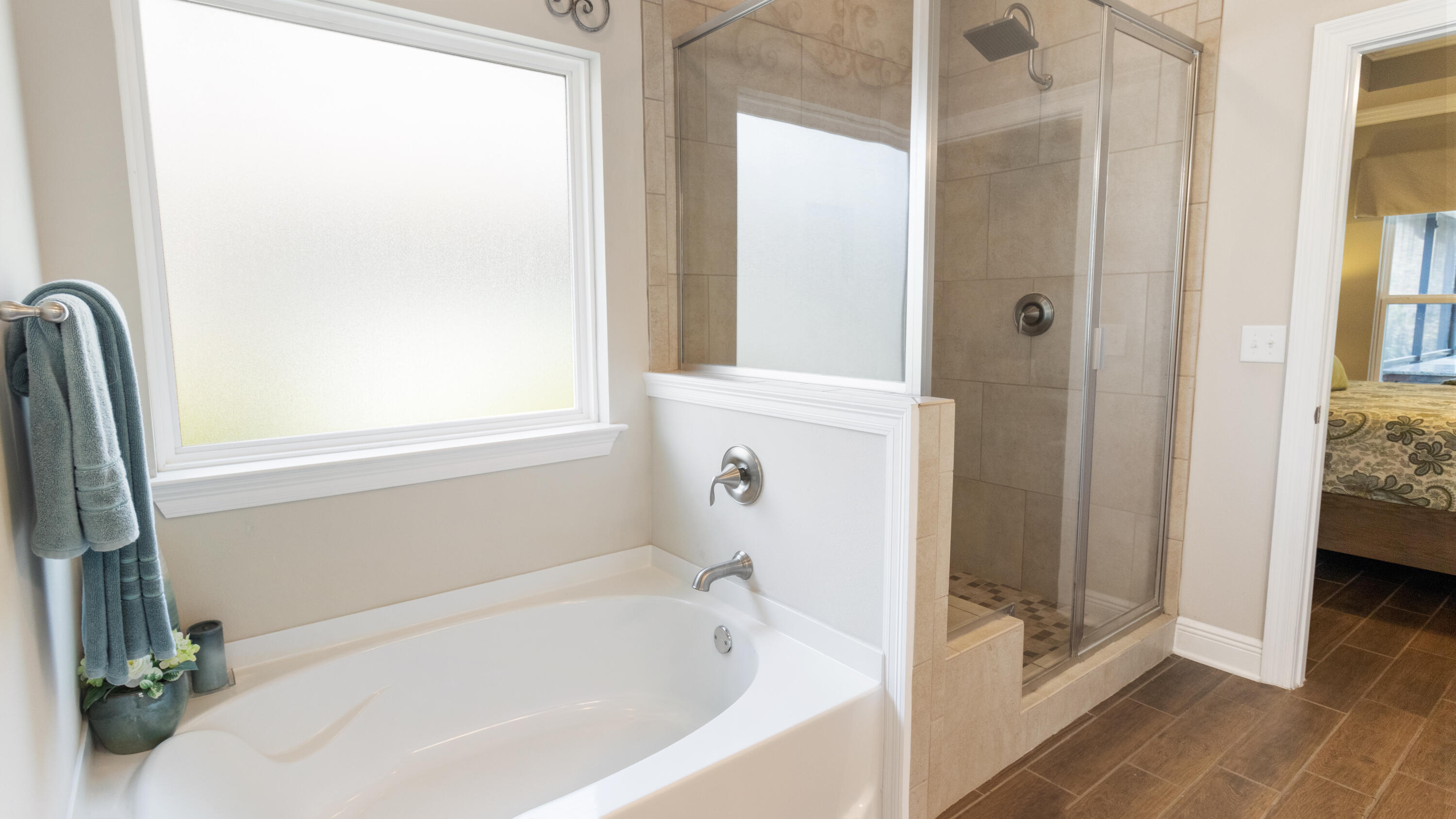 MUSSETT BAYOU MANOR - Residential