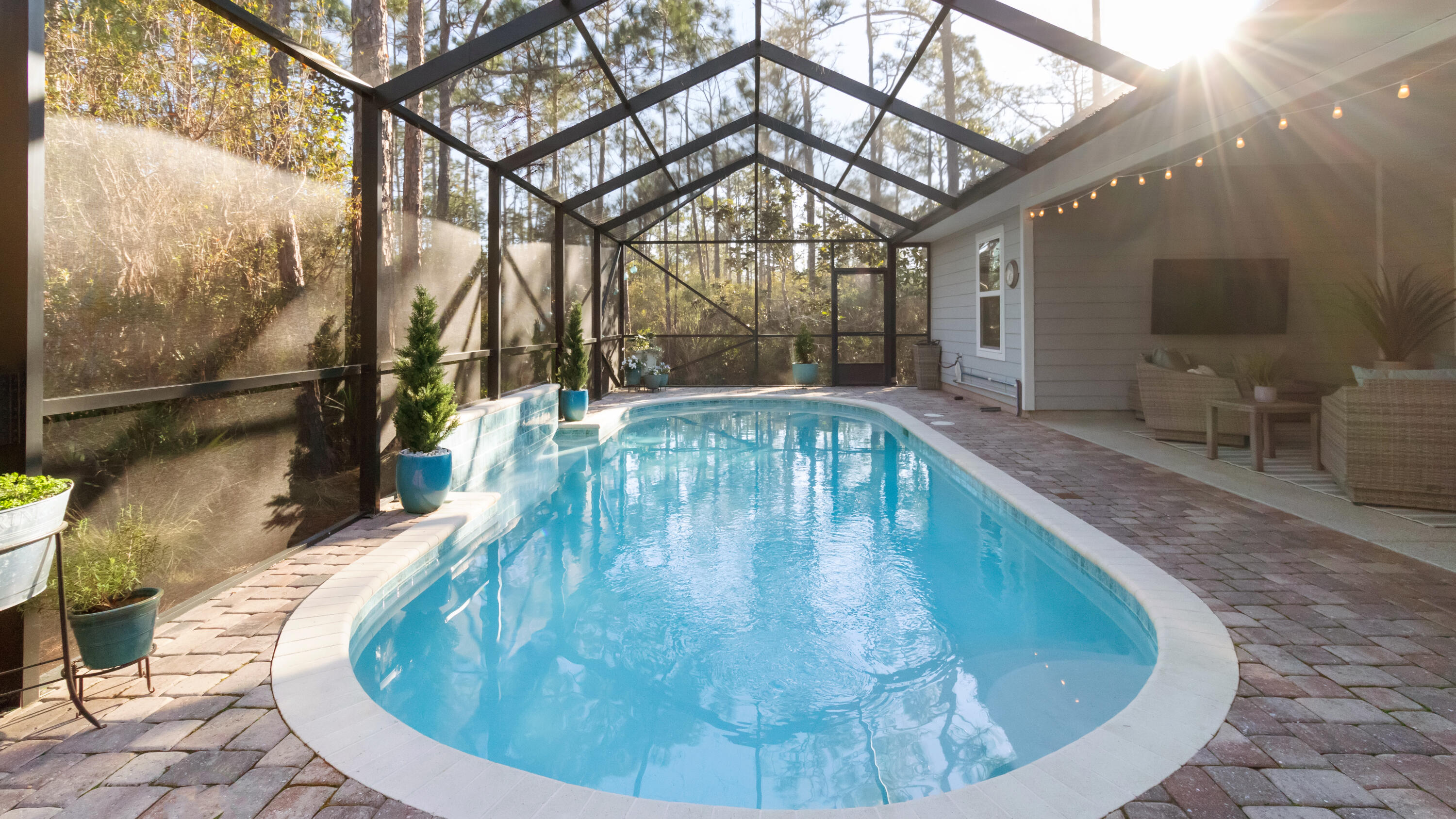 MUSSETT BAYOU MANOR - Residential