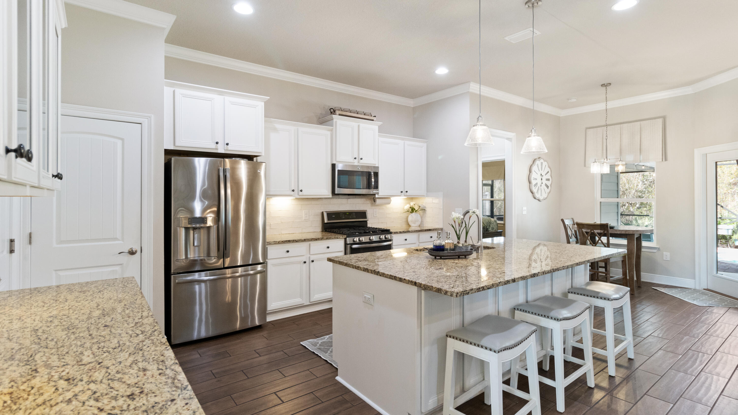 MUSSETT BAYOU MANOR - Residential