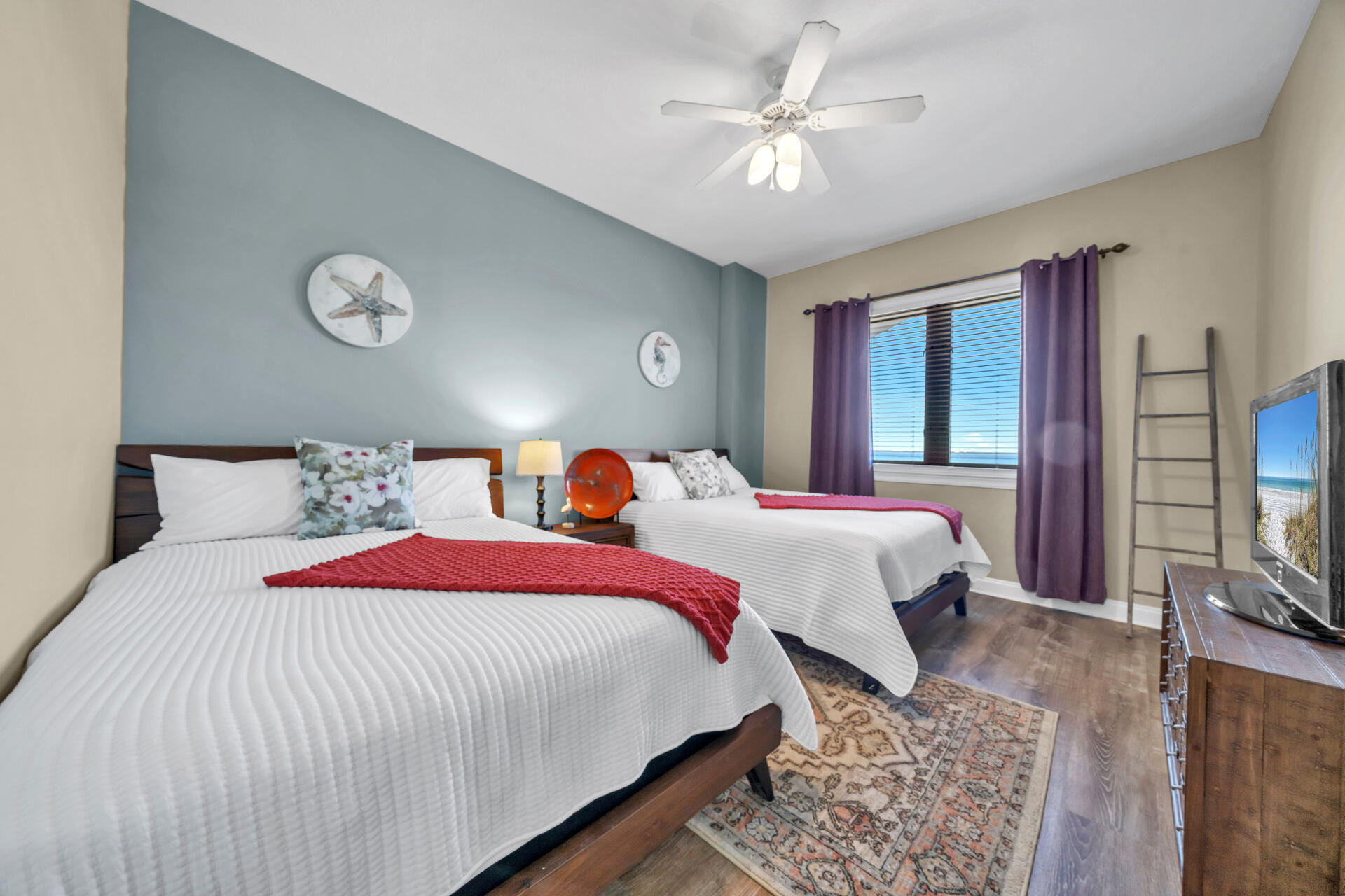 SIDES MORENO POINT WEST - Residential