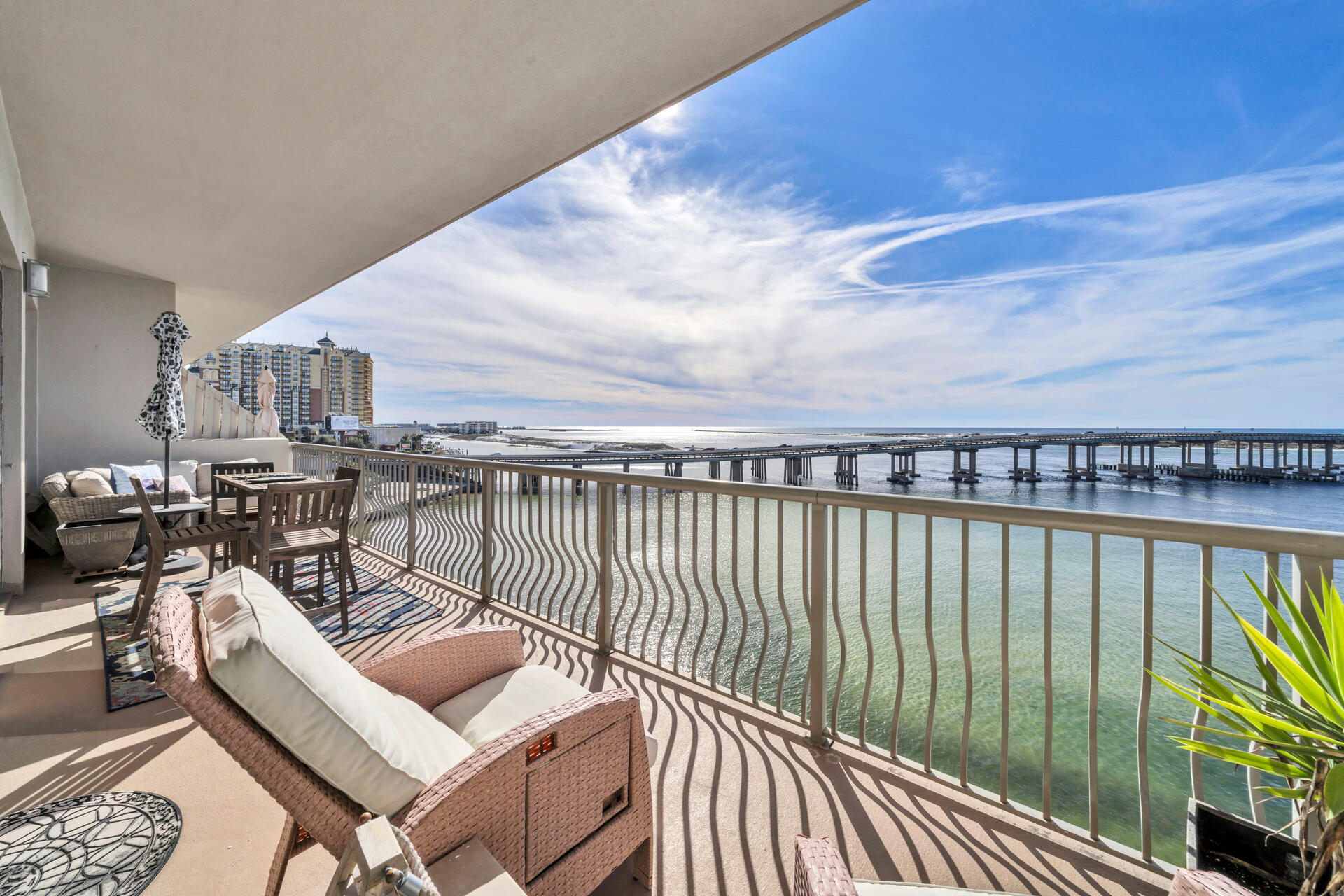 SIDES MORENO POINT WEST - Residential