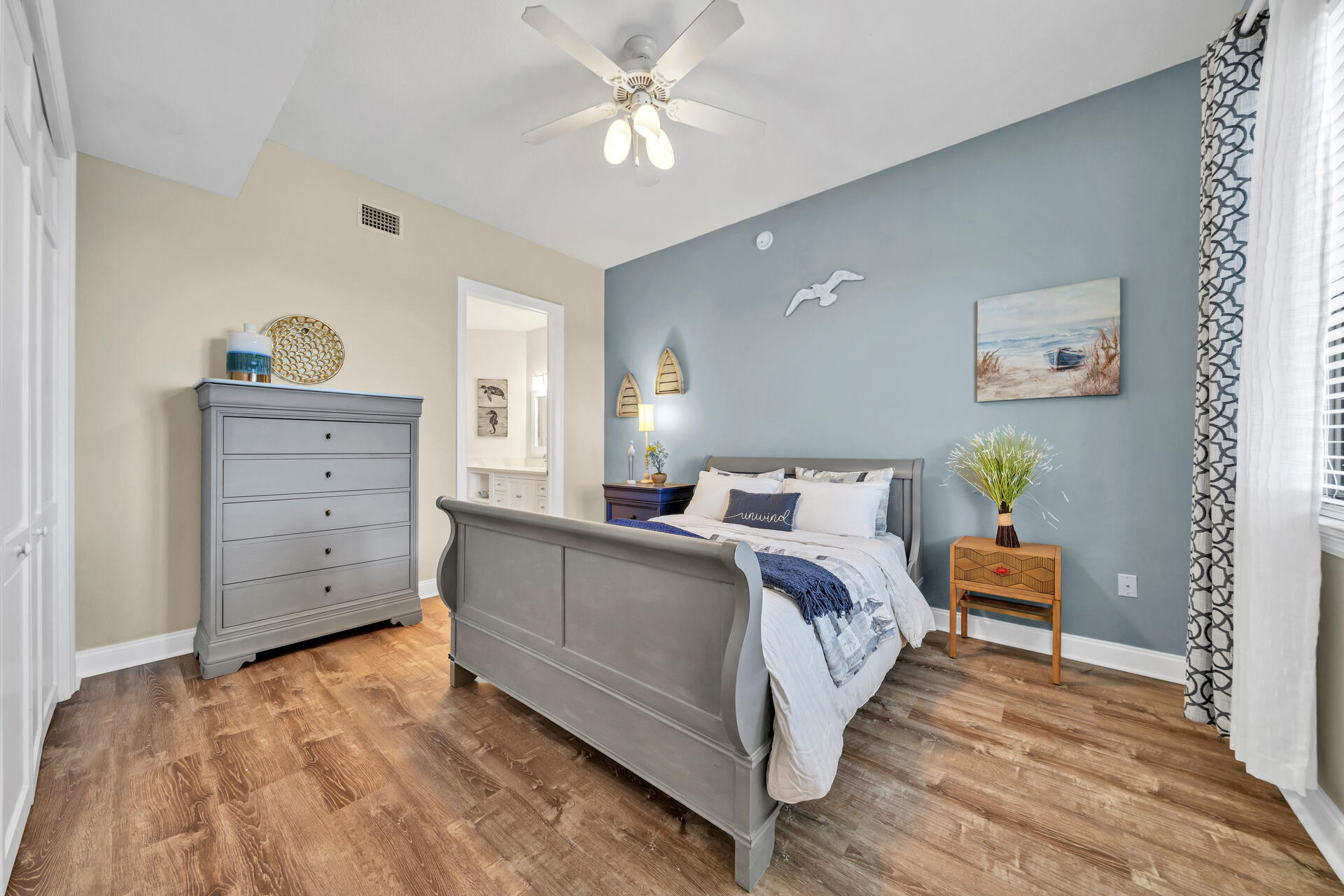 SIDES MORENO POINT WEST - Residential