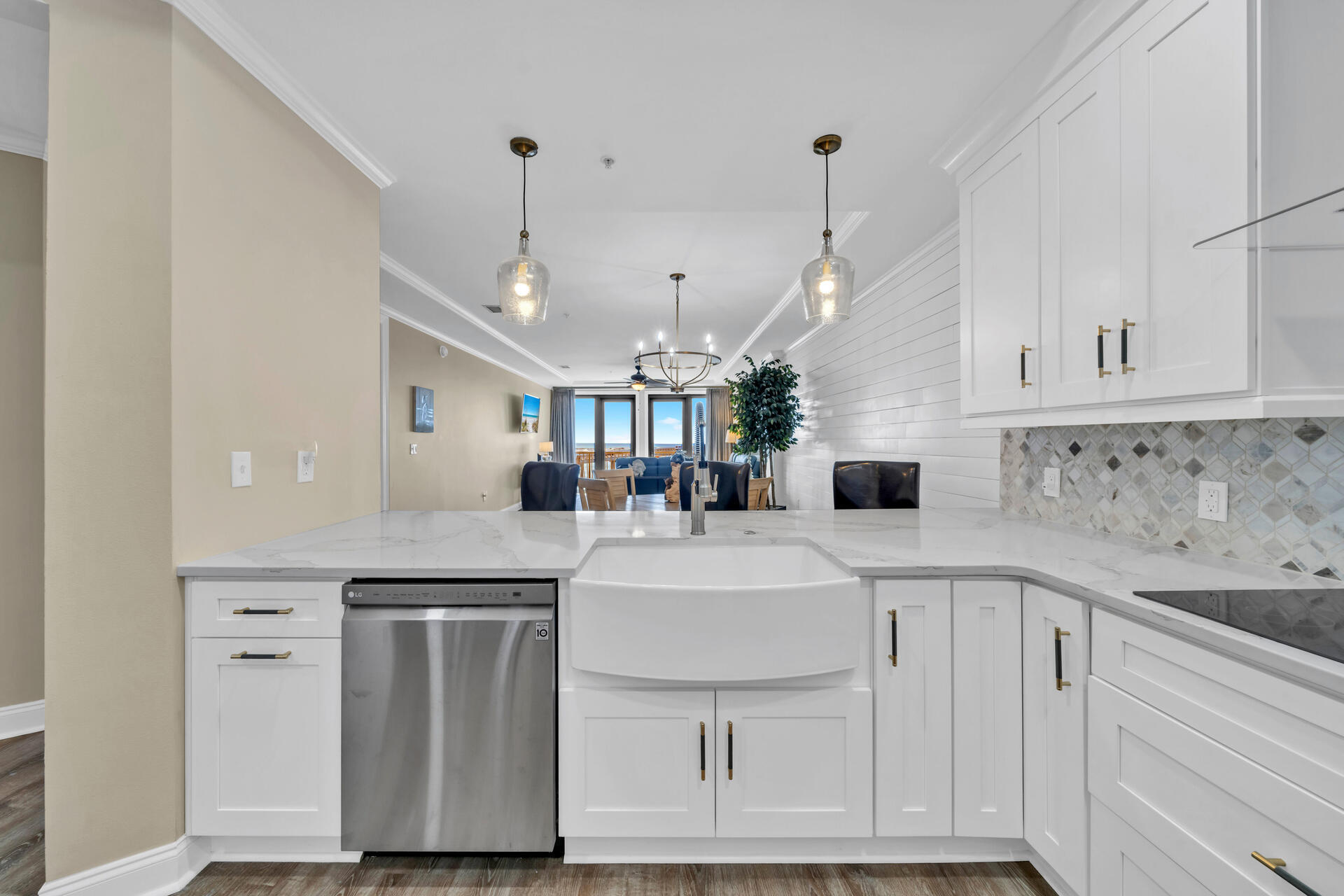 SIDES MORENO POINT WEST - Residential