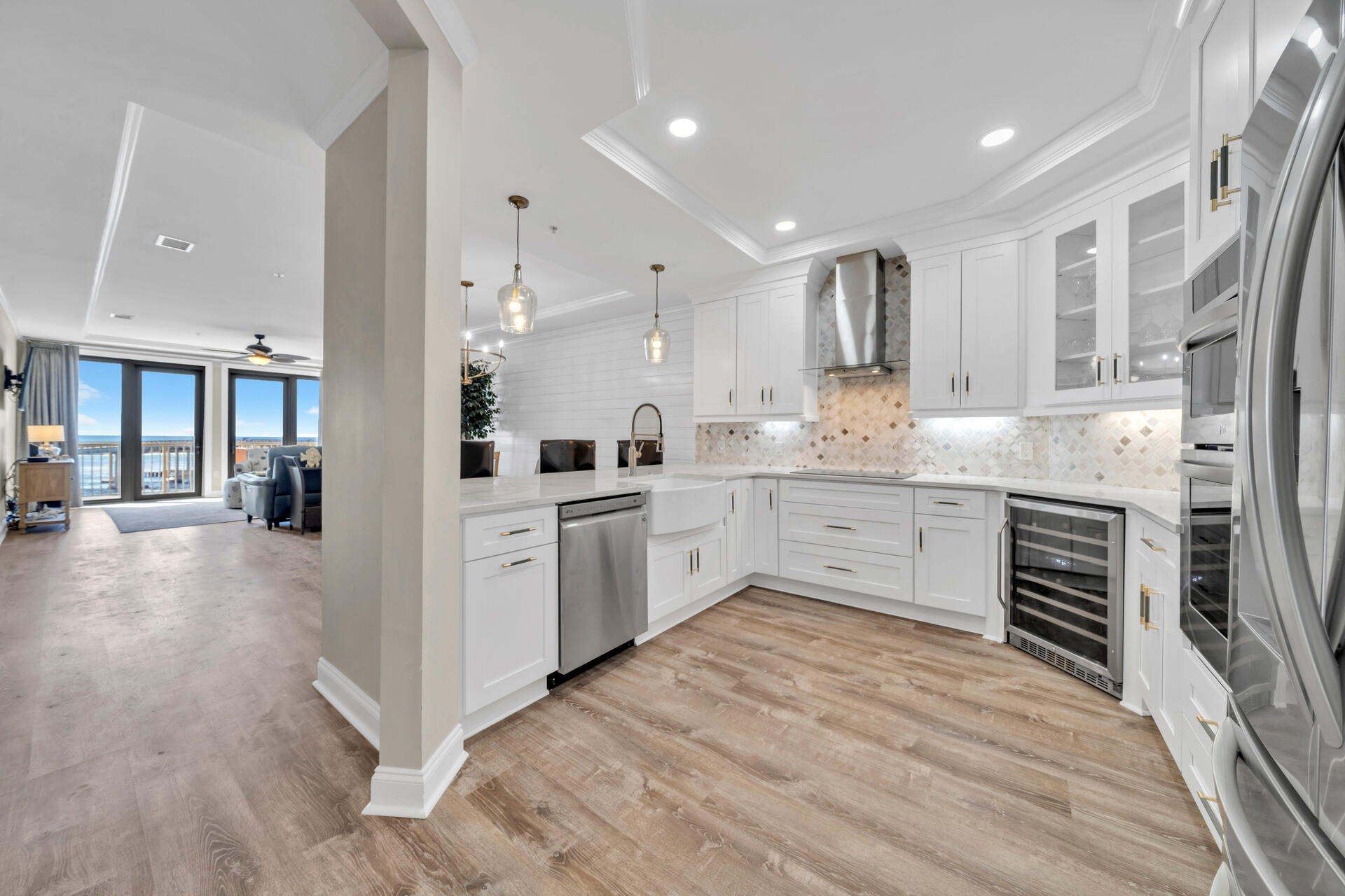 SIDES MORENO POINT WEST - Residential