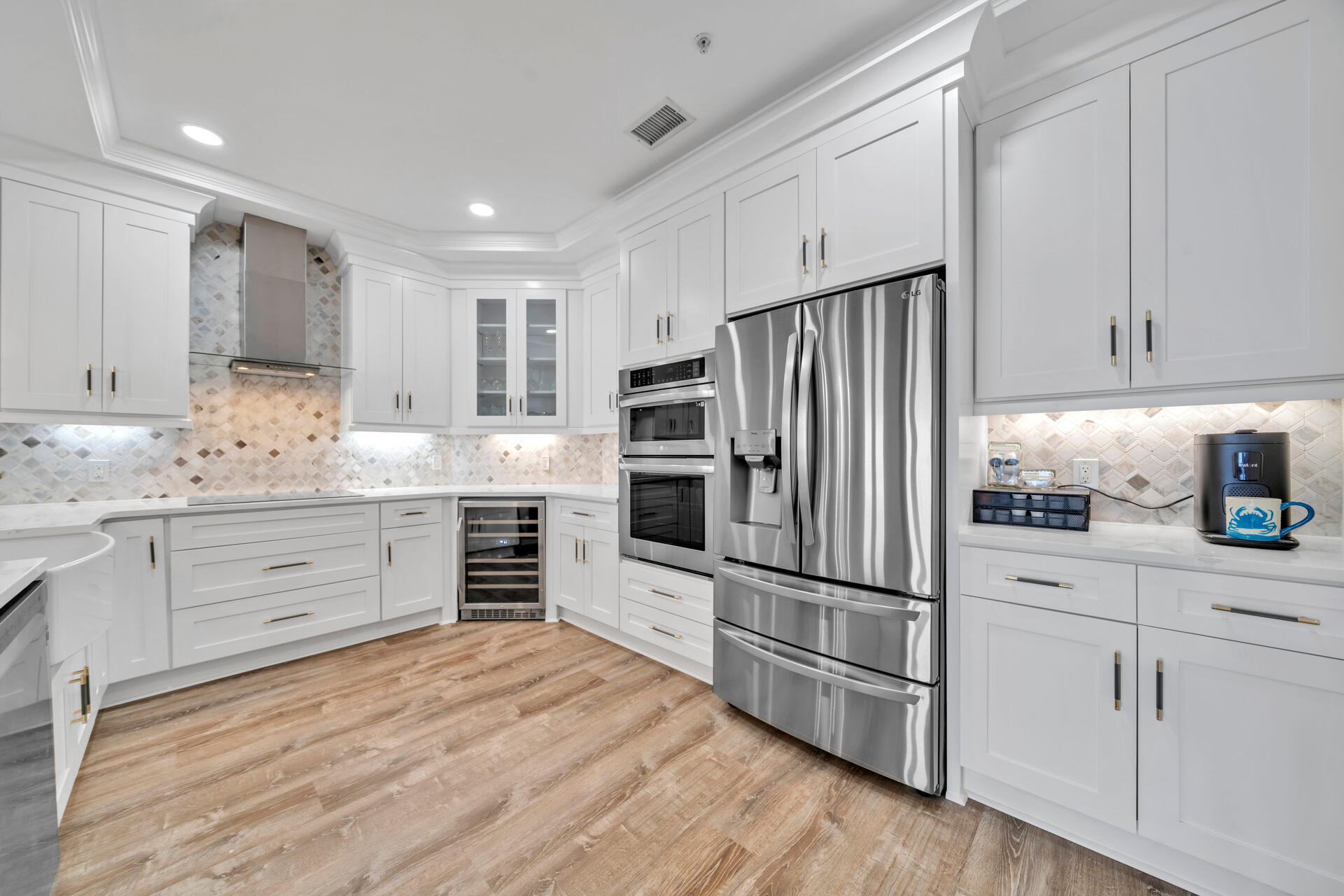 SIDES MORENO POINT WEST - Residential