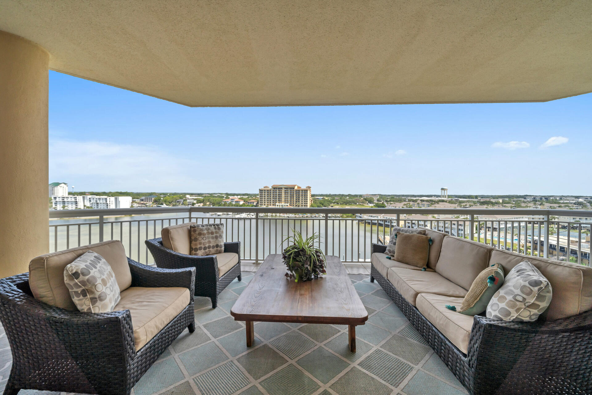 HARBOR LANDING - Residential
