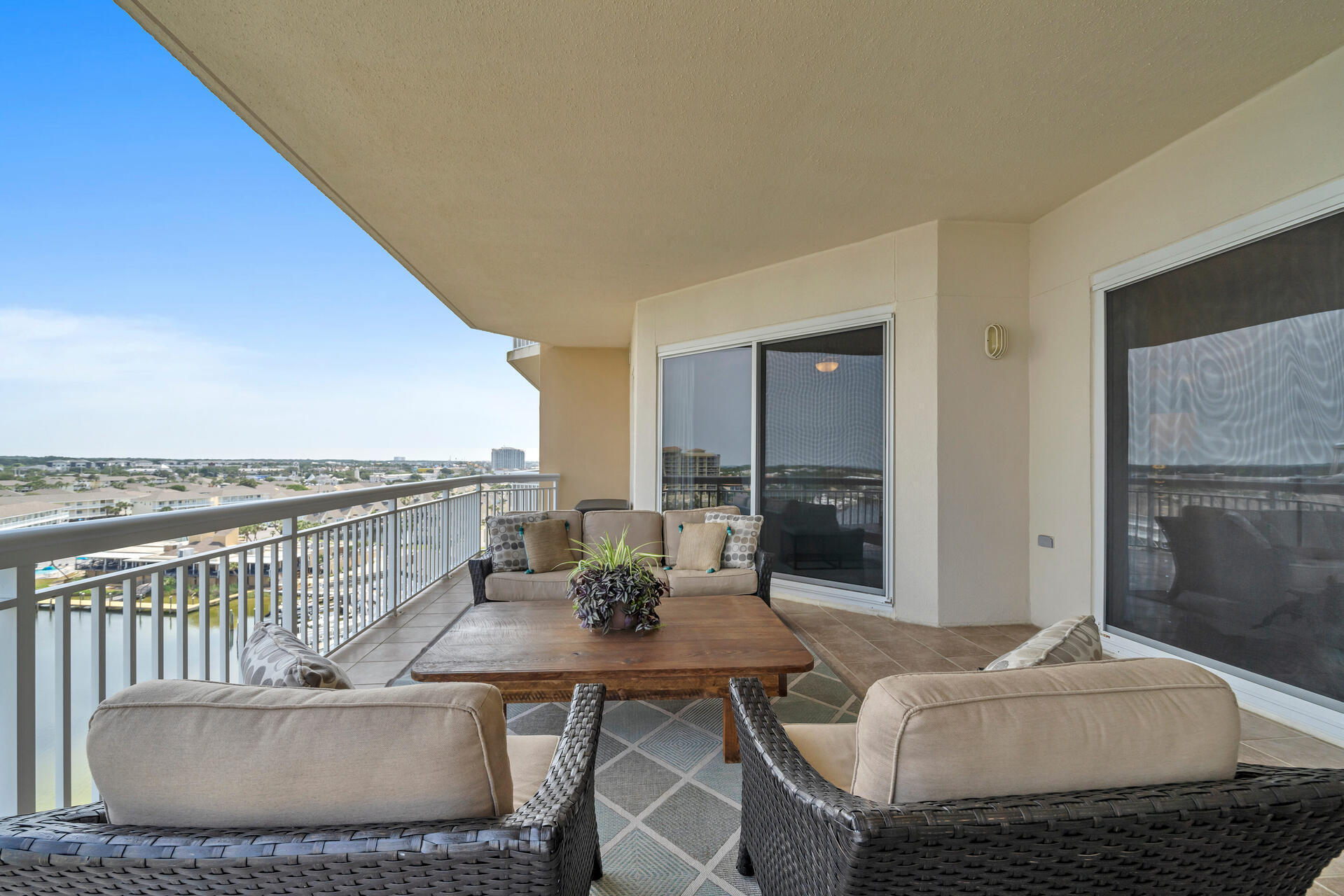 HARBOR LANDING - Residential