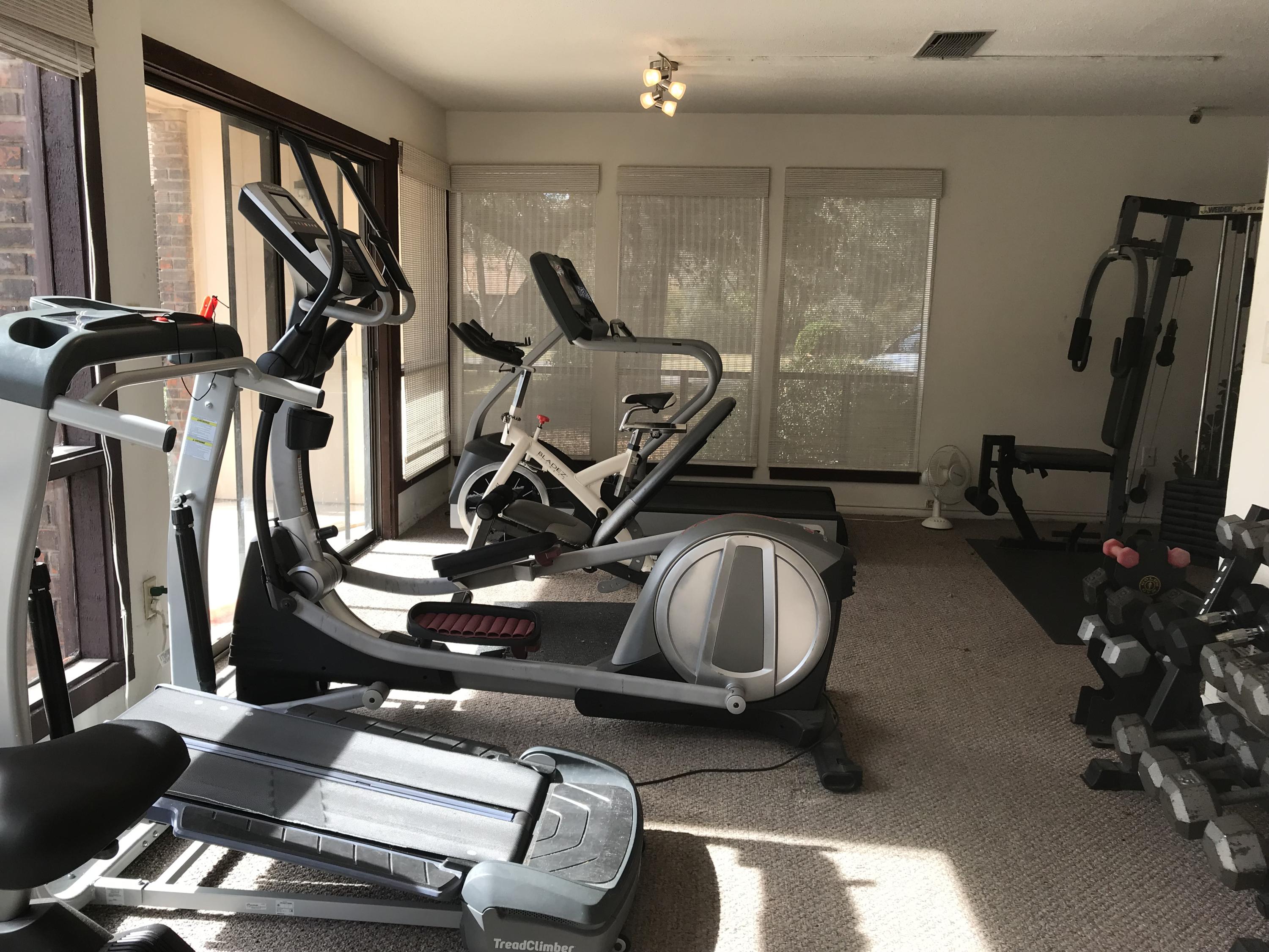 HIDDEN COVE T/H - Residential Lease