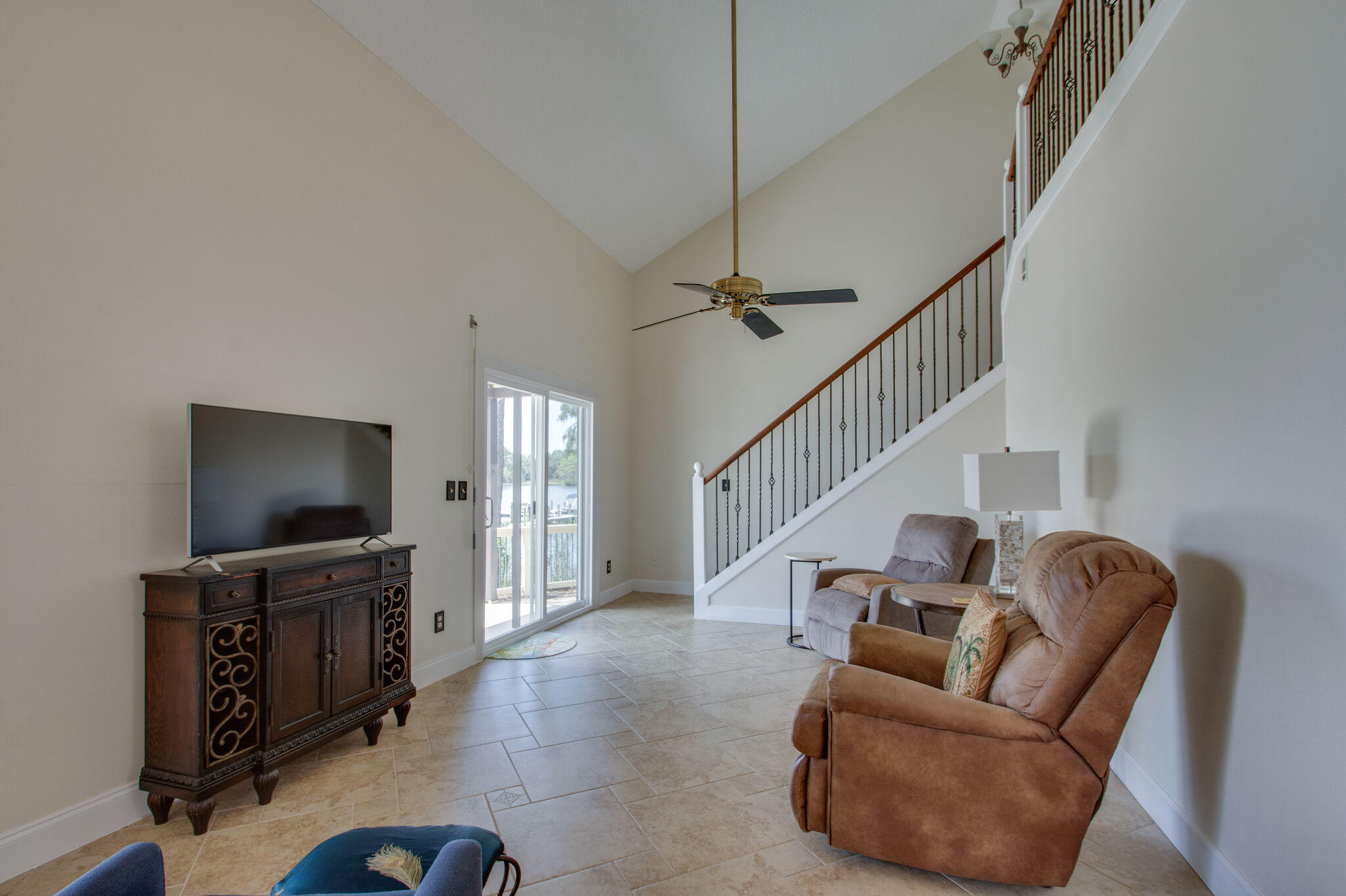 HIDDEN COVE T/H - Residential Lease