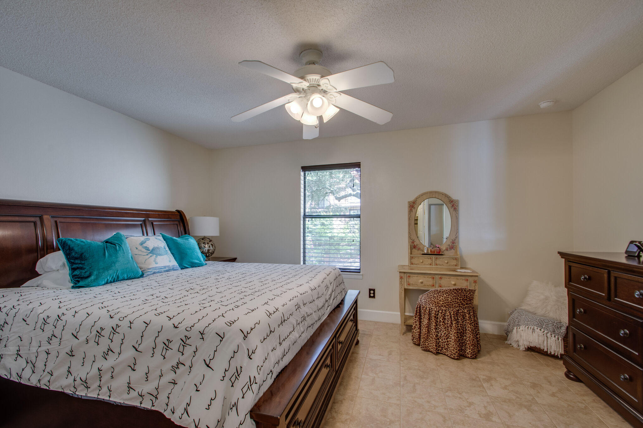 HIDDEN COVE T/H - Residential Lease