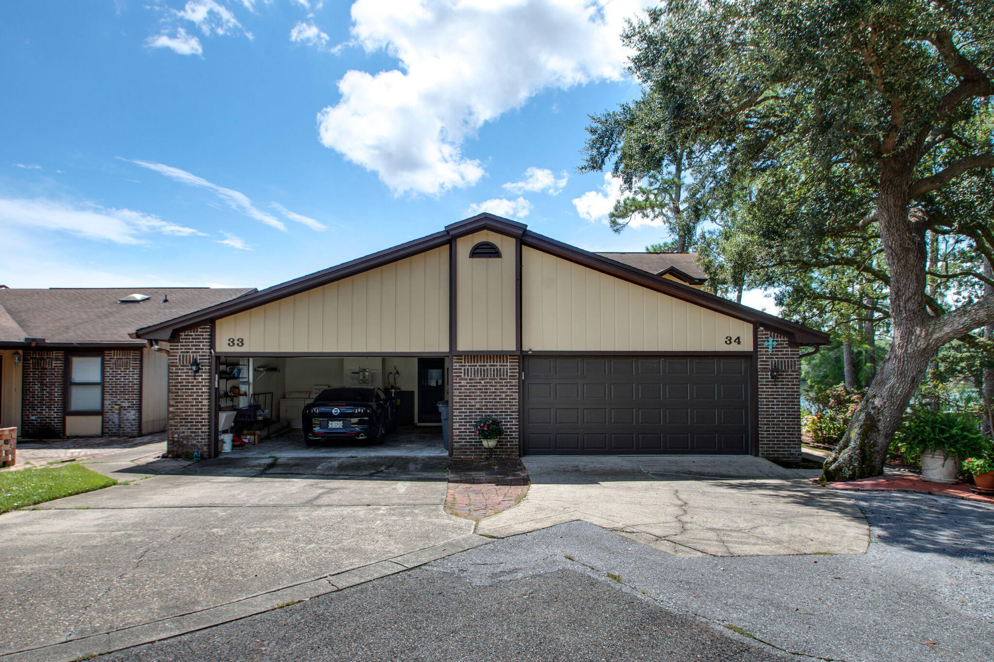 HIDDEN COVE T/H - Residential Lease