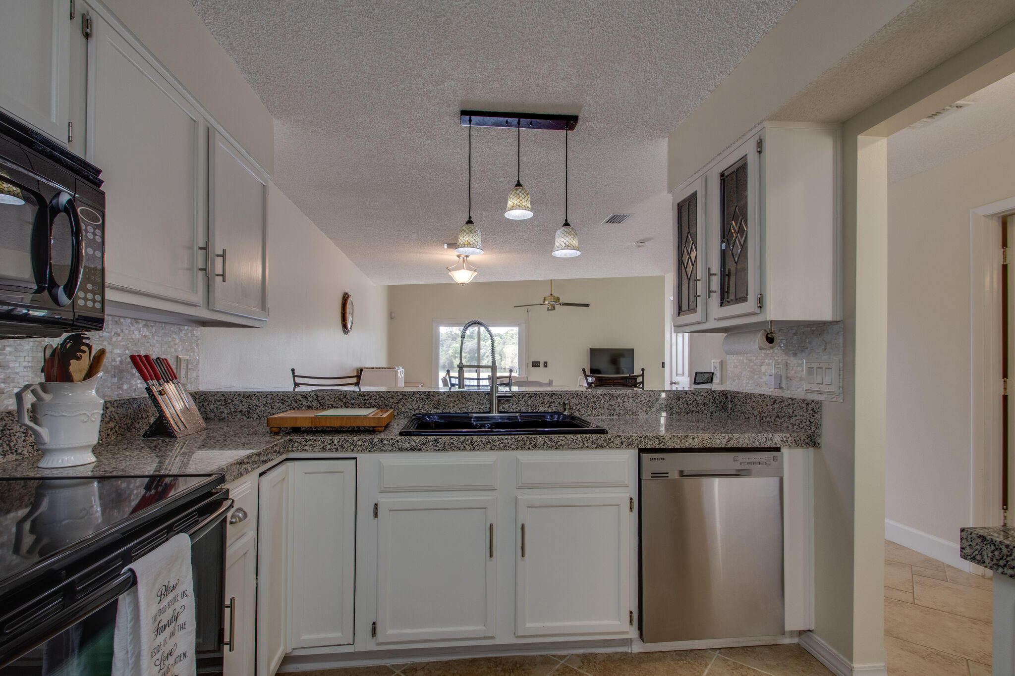 HIDDEN COVE T/H - Residential Lease