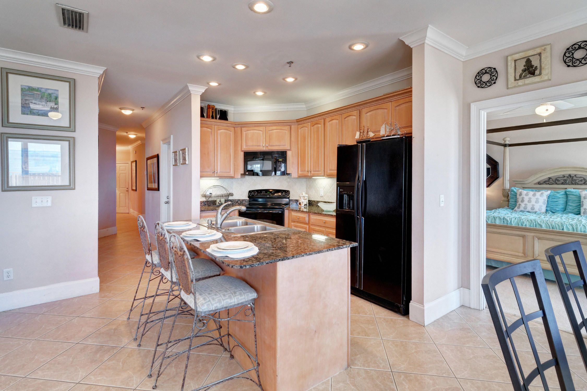 EMERALD SURF VILLAS - Residential
