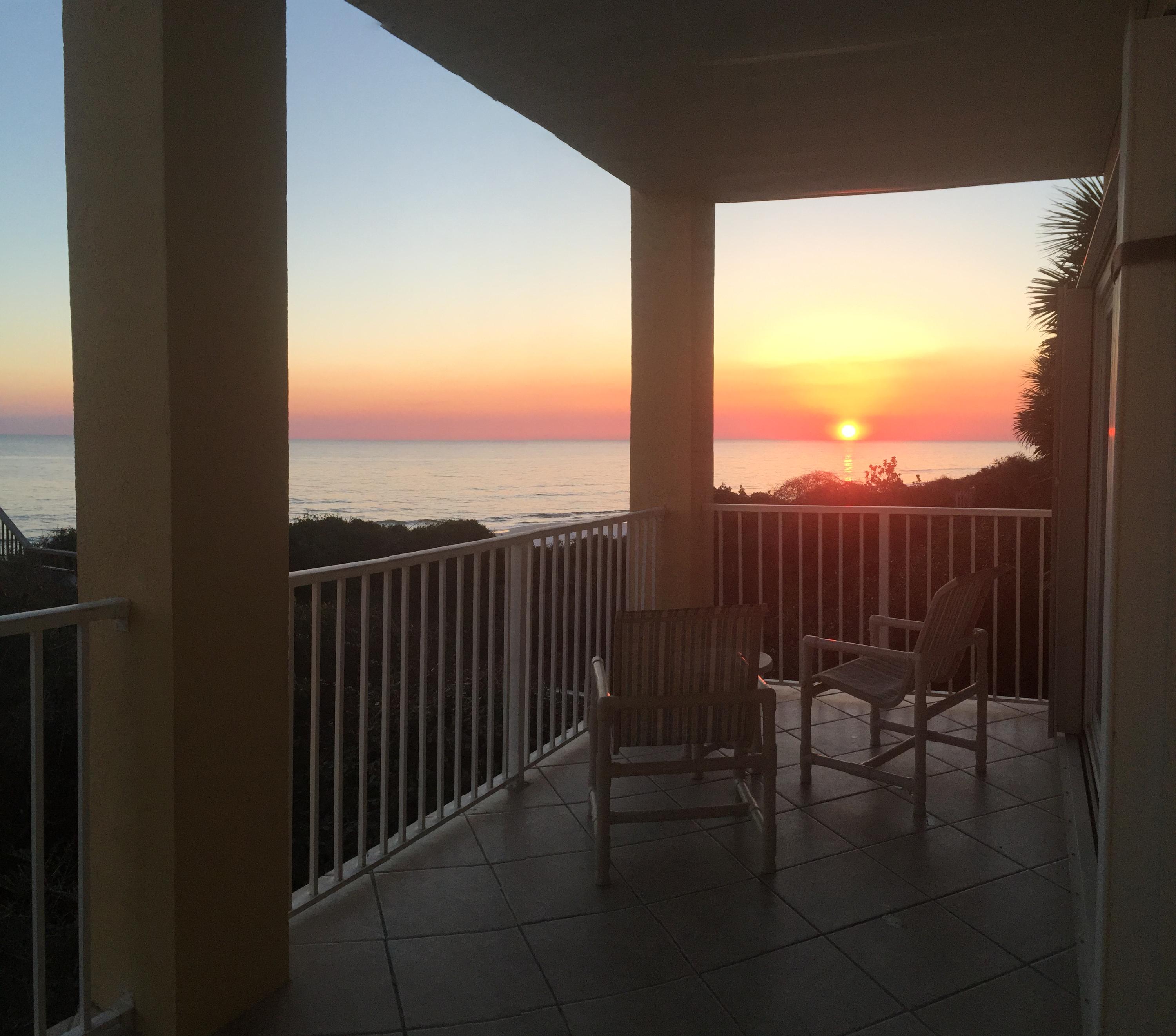 EMERALD SURF VILLAS - Residential